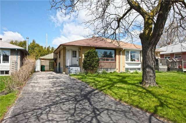 Property Photo:  49 Alexandria Cres  ON L6T 1N2 