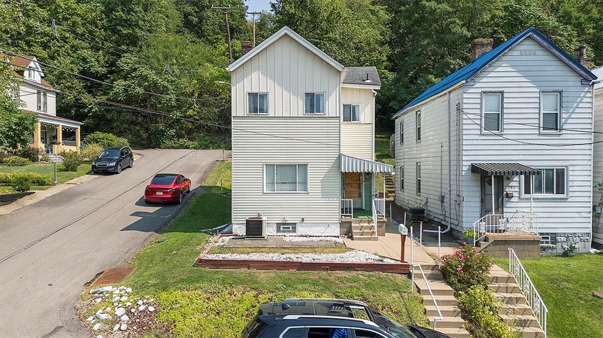 Property Photo:  134 Blackmore St  PA 15217 