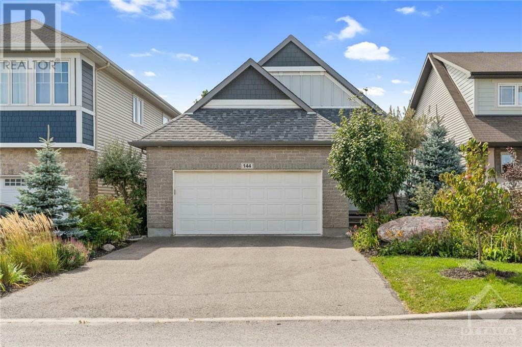 144 Tapadero Avenue  Stittsville ON K2V 0A7 photo