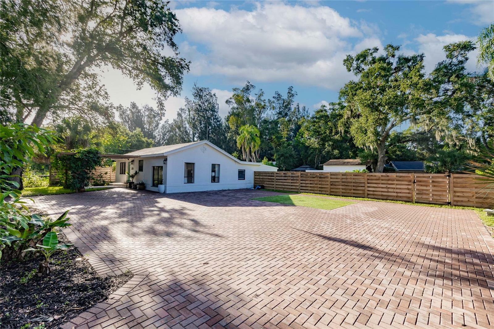 Property Photo:  2826 Marlette Street  FL 34231 