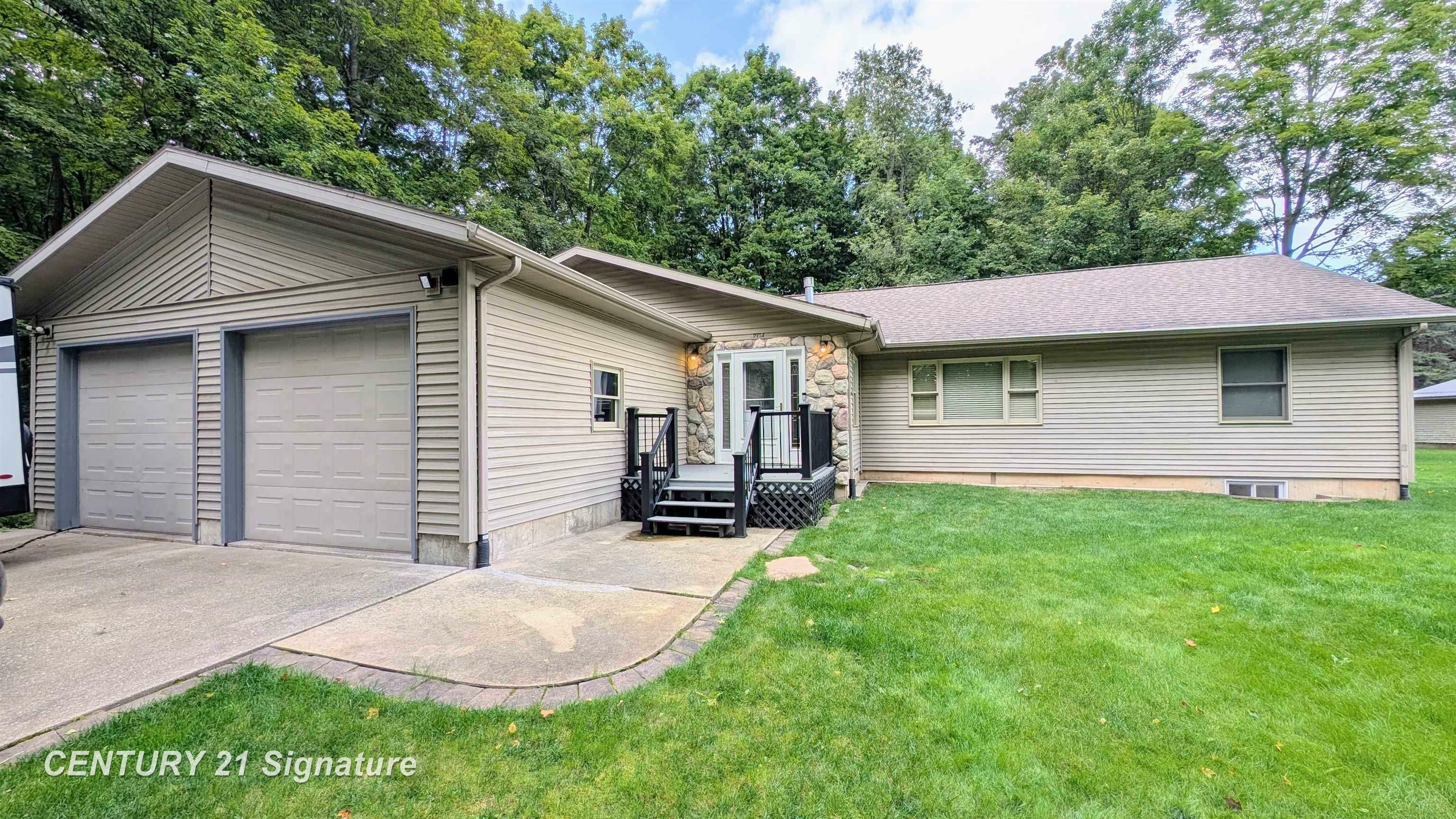 Property Photo:  2314 W Davis Road  MI 49651 