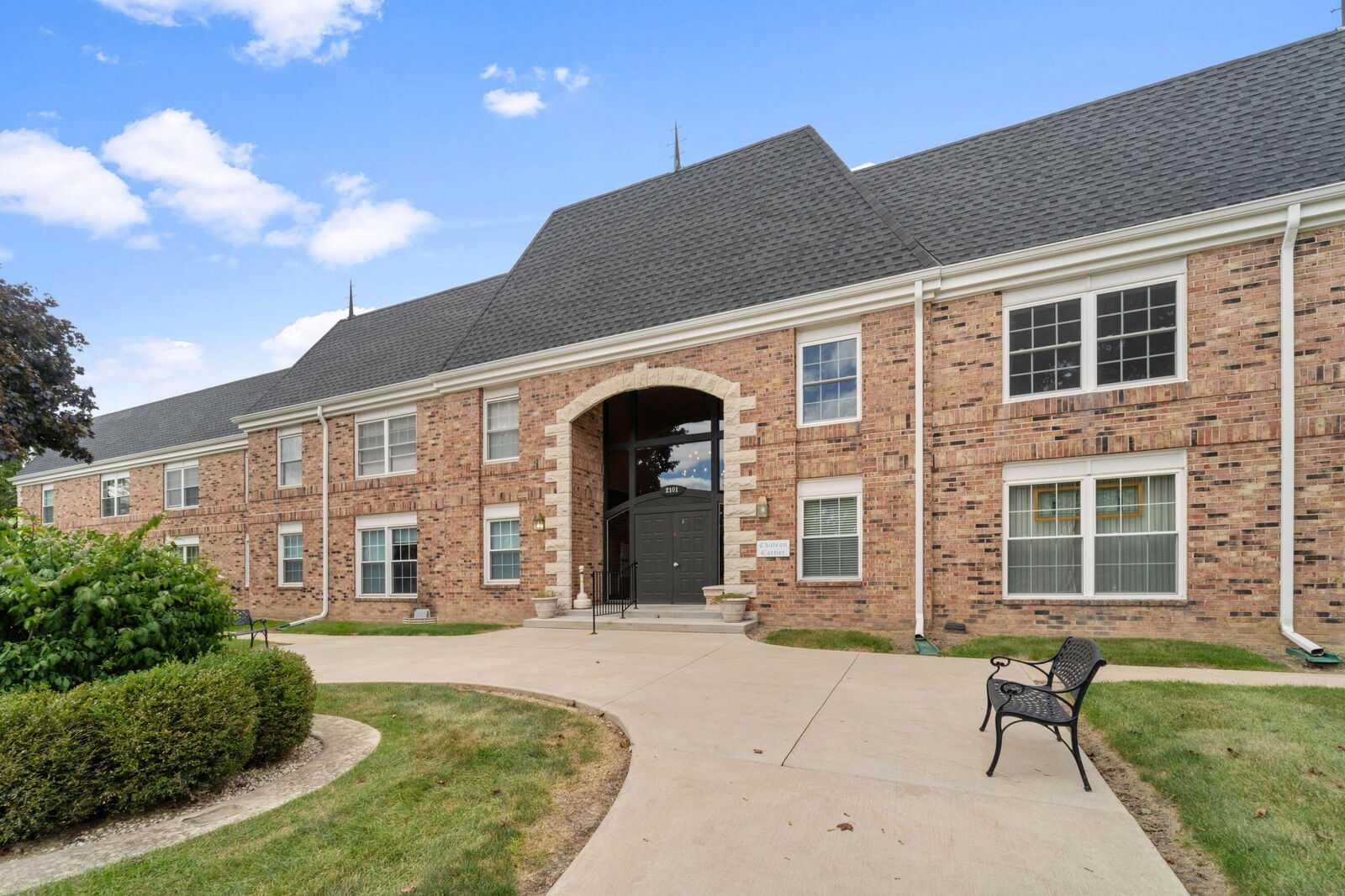 Property Photo: 2101 Chateau Ct WI 53024