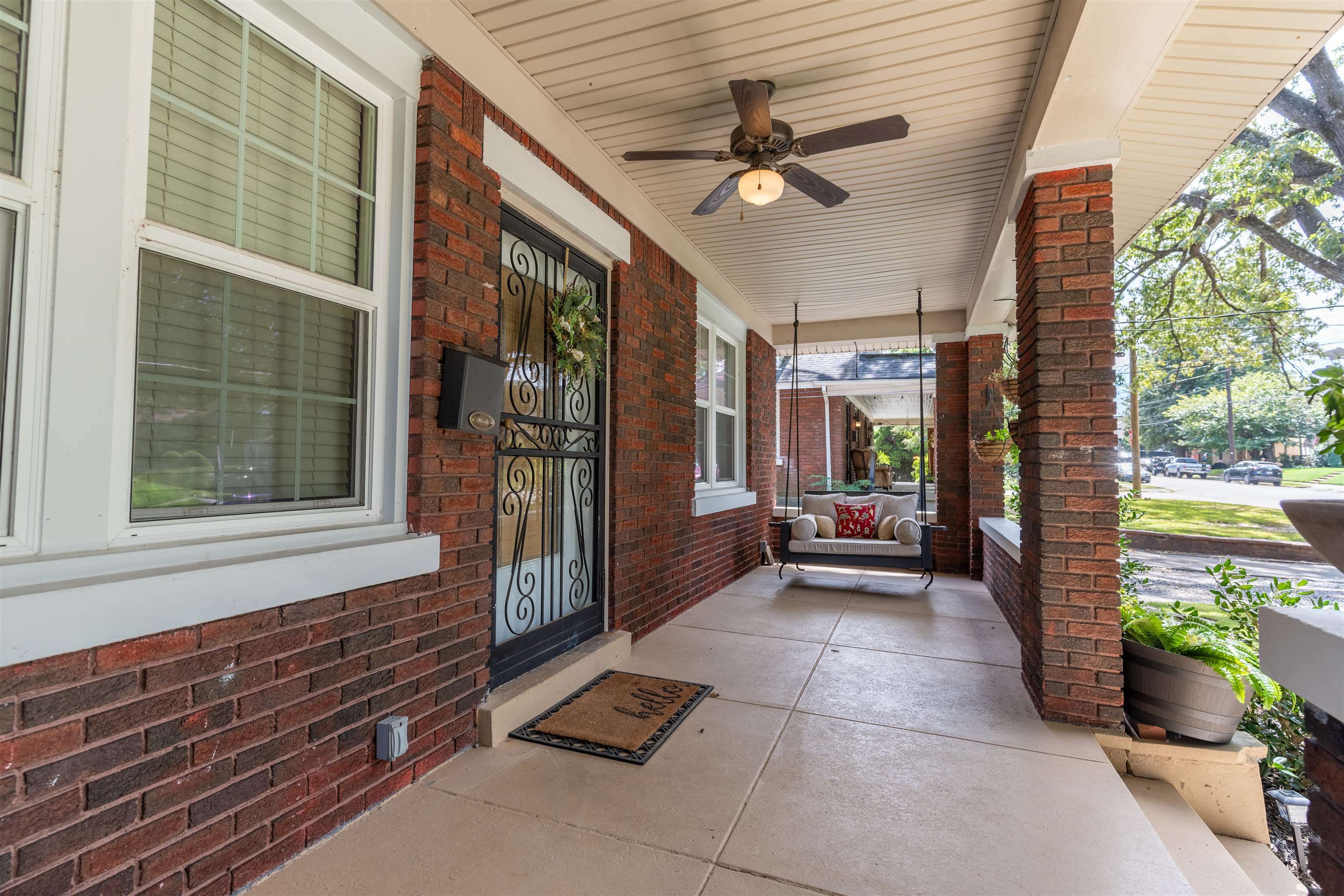 Property Photo:  36 S Cox St  TN 38104 