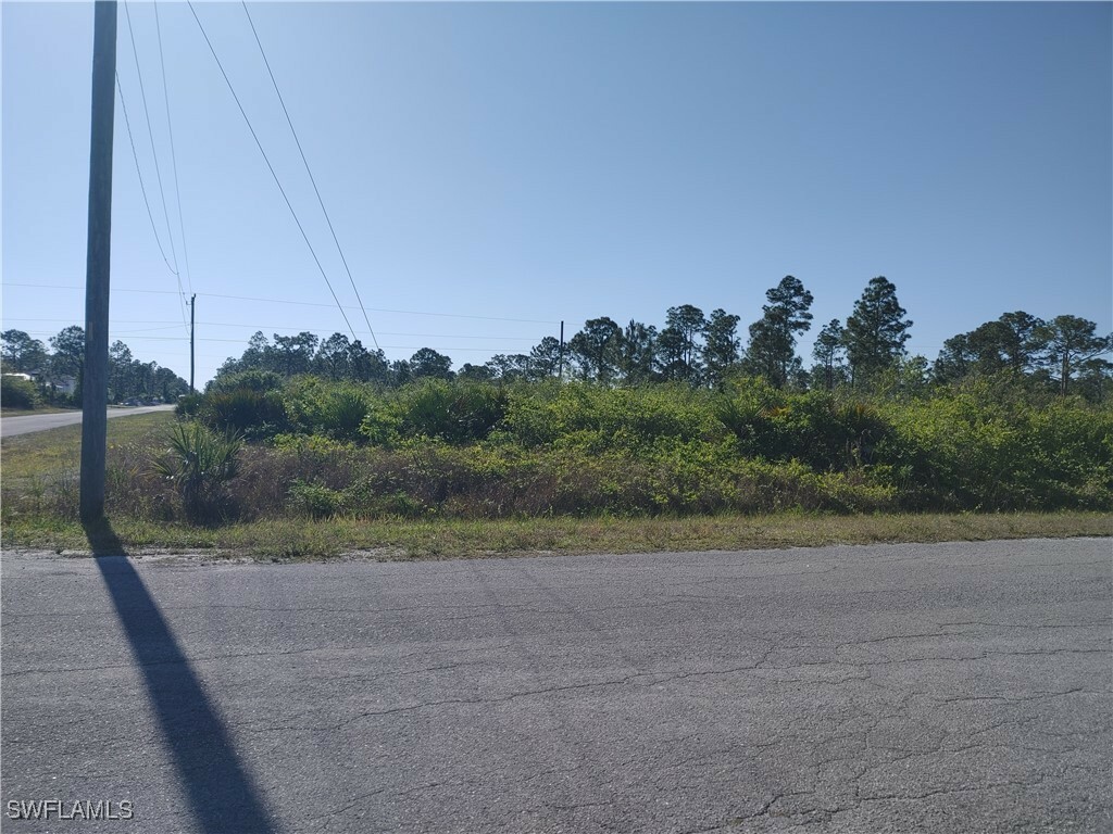 Property Photo:  300 W 13th Street  FL 33972 