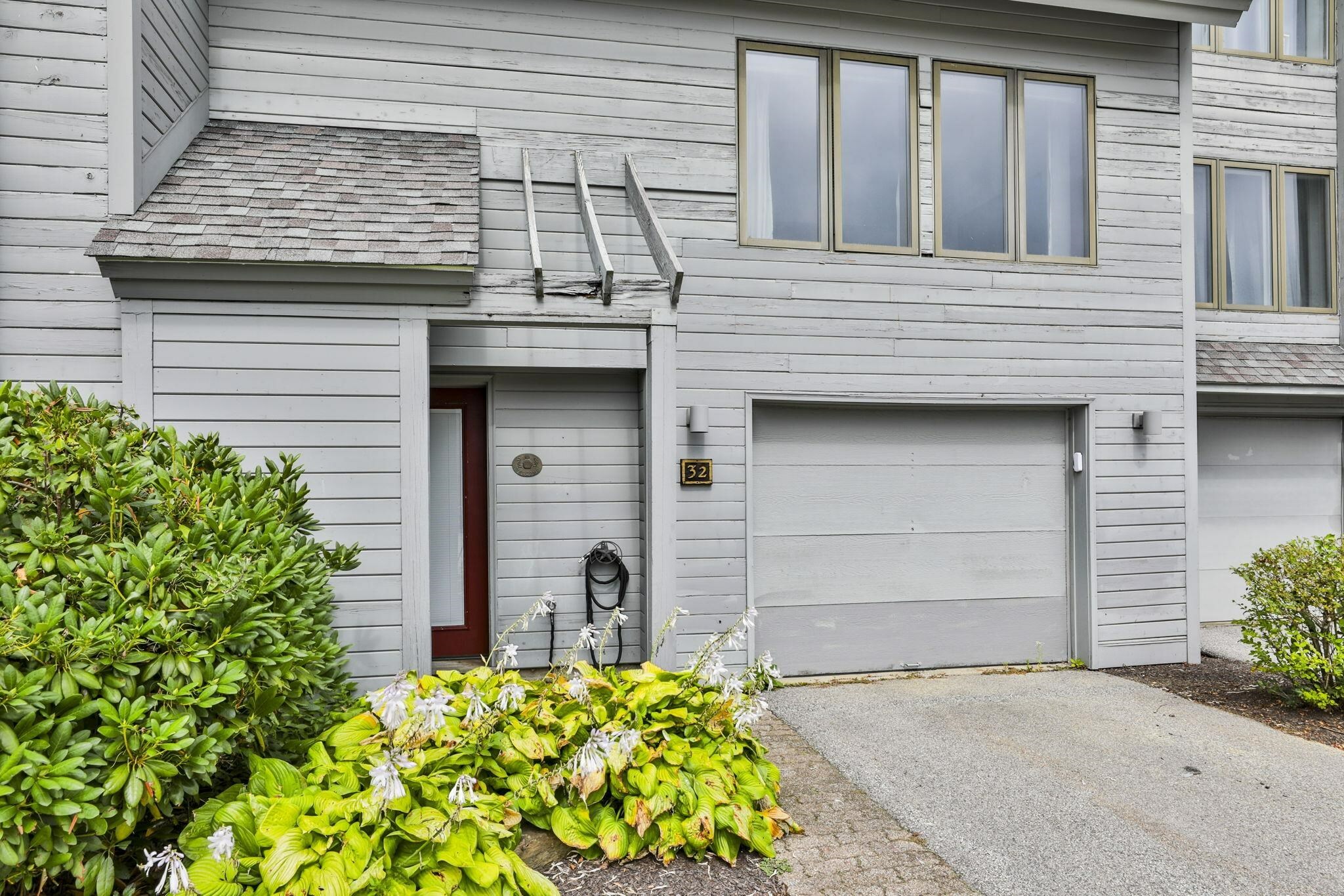 Property Photo: 5 Tsienneto Road NH 03038
