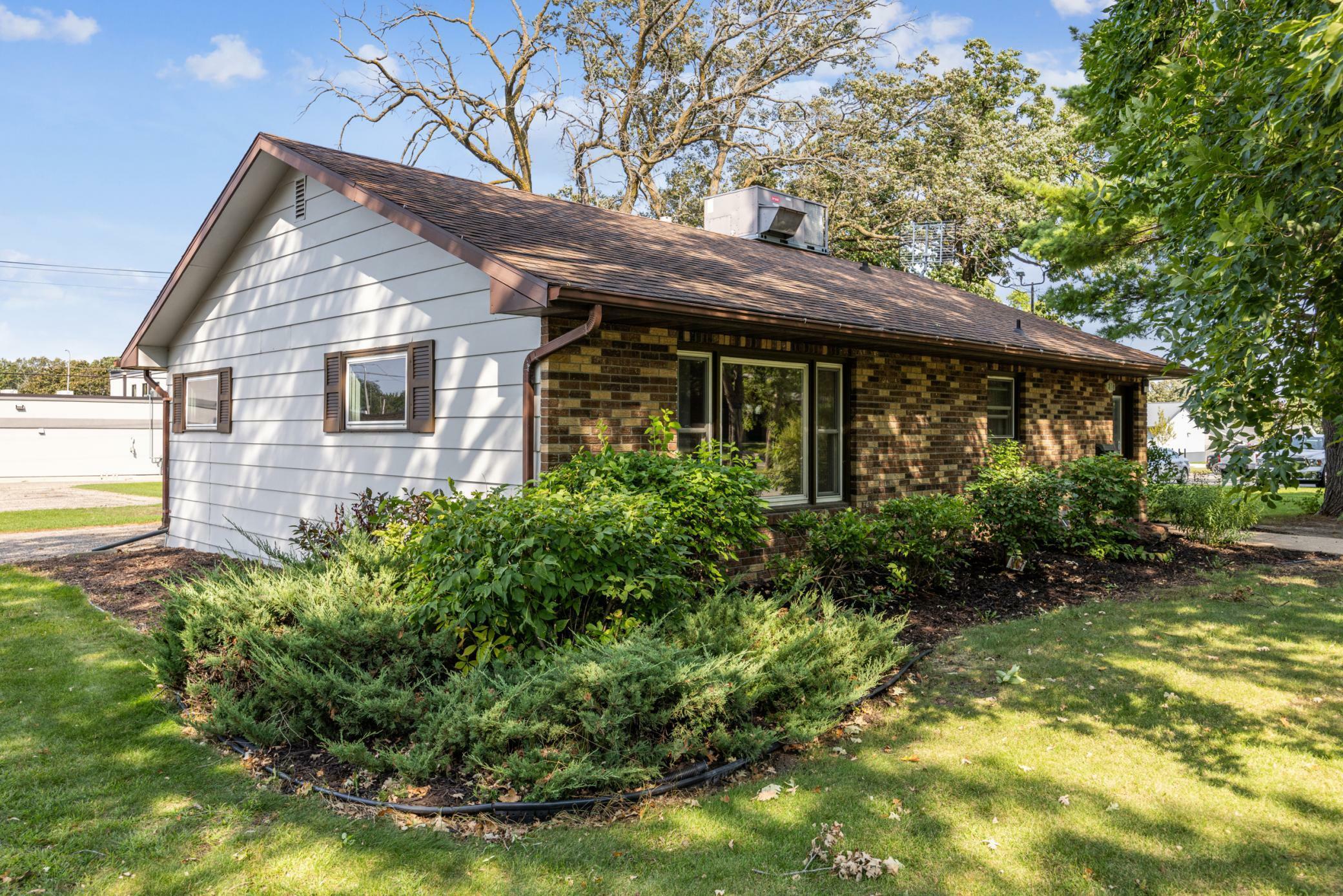 Property Photo:  1310 Hawthorne Street  MN 56308 