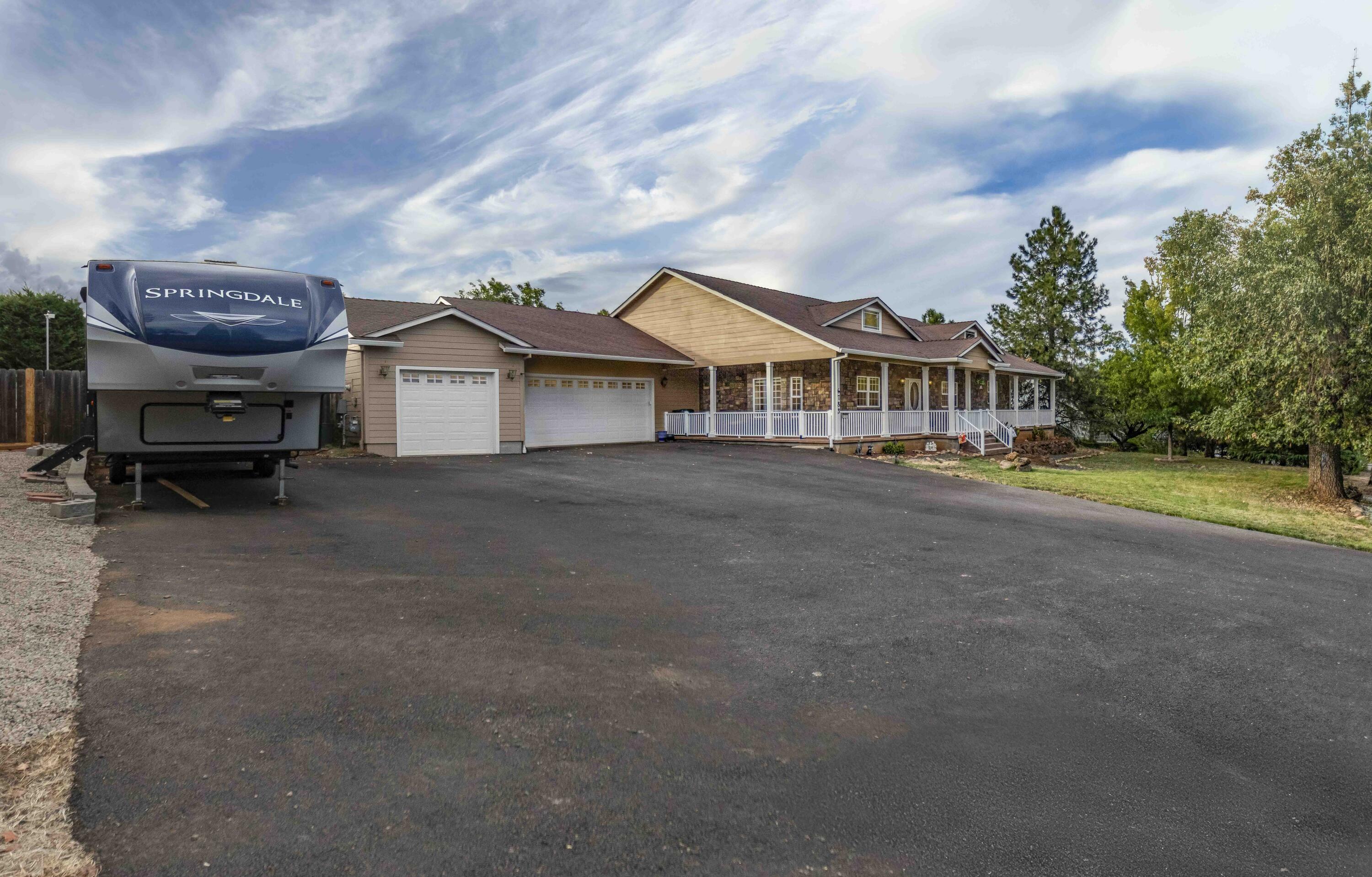 Property Photo: 6783 Rogue River Drive OR 97539