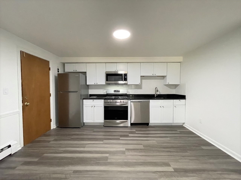 Property Photo: 4 Dodge Rd 1-A7 MA 01969
