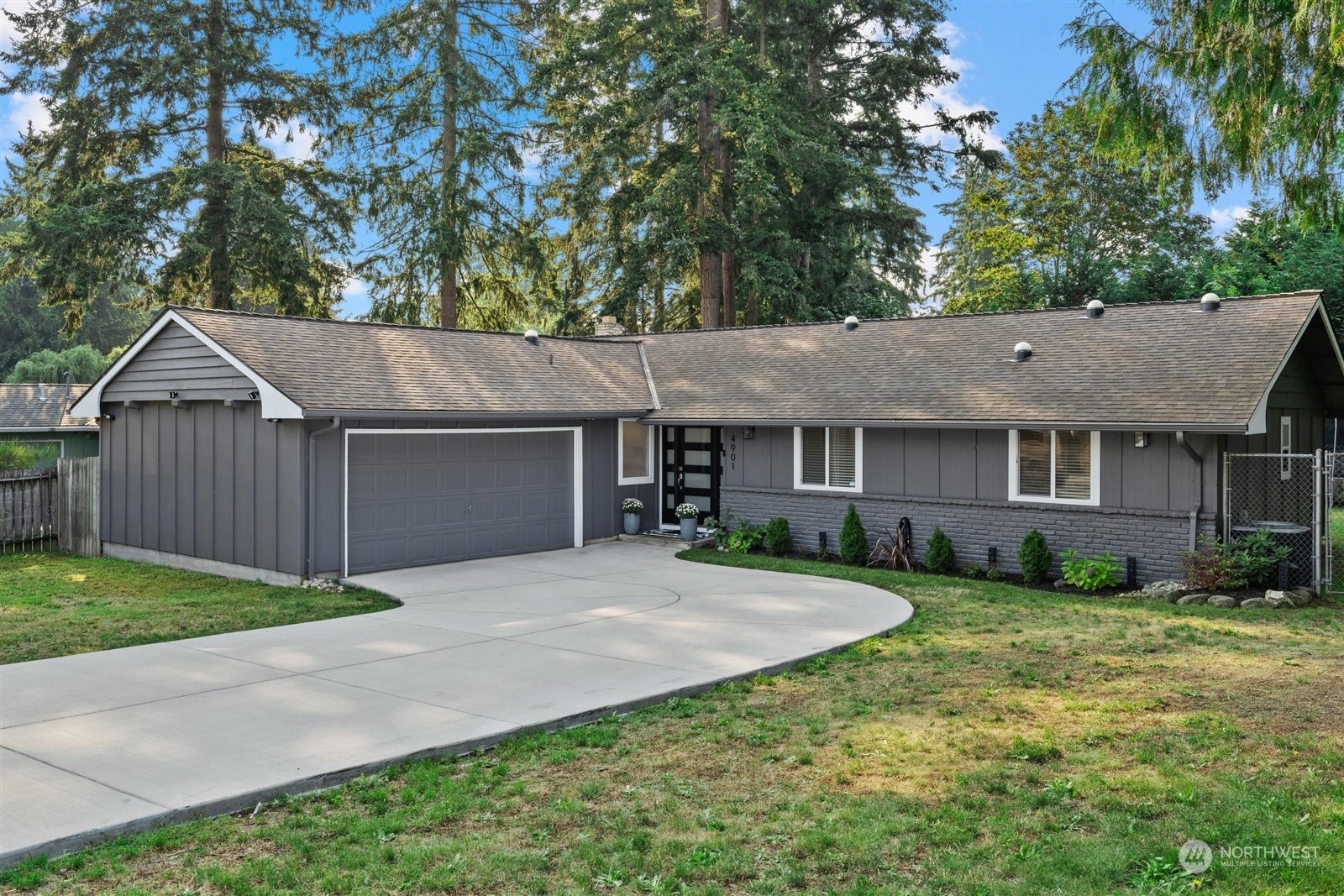 Property Photo:  4901 NE 2nd Street  WA 98059 