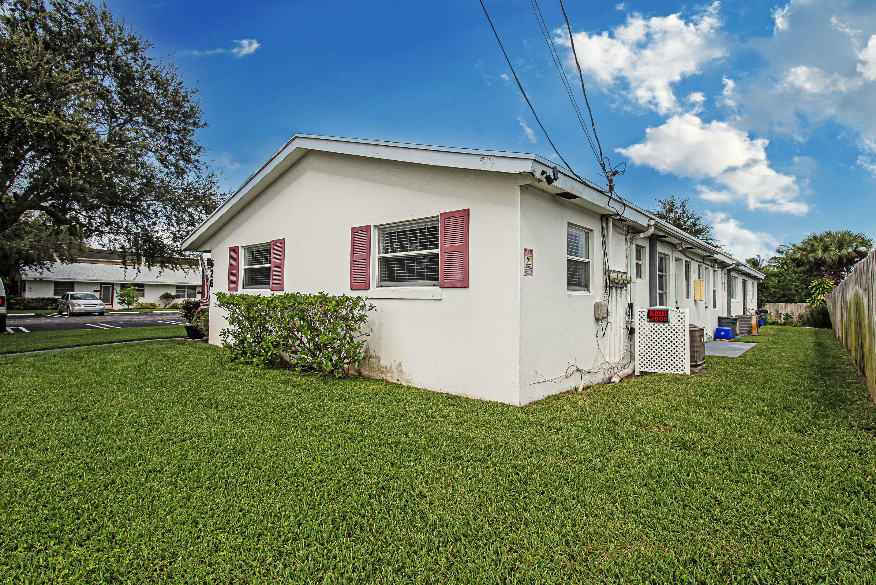 Property Photo:  626 Prosperity Farms Rd 8  FL 33408 