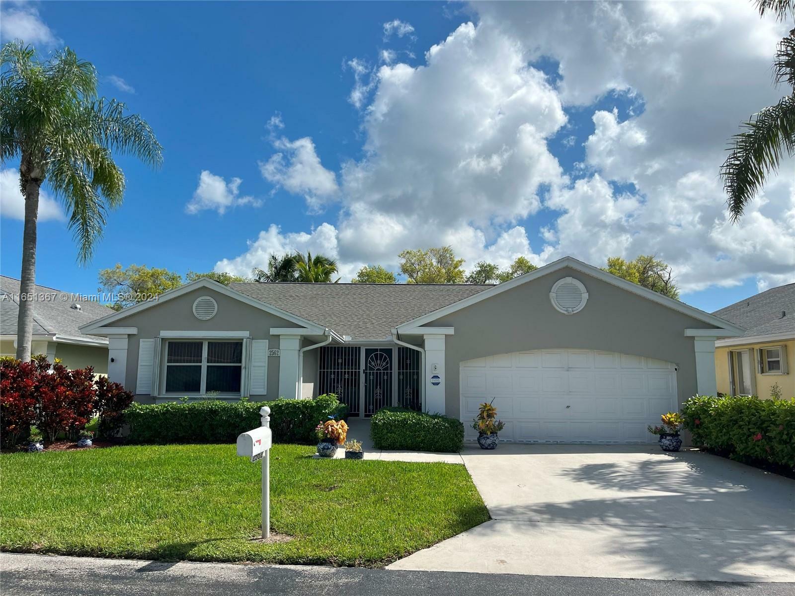 Property Photo:  2562 SE 7th Ct  FL 33033 