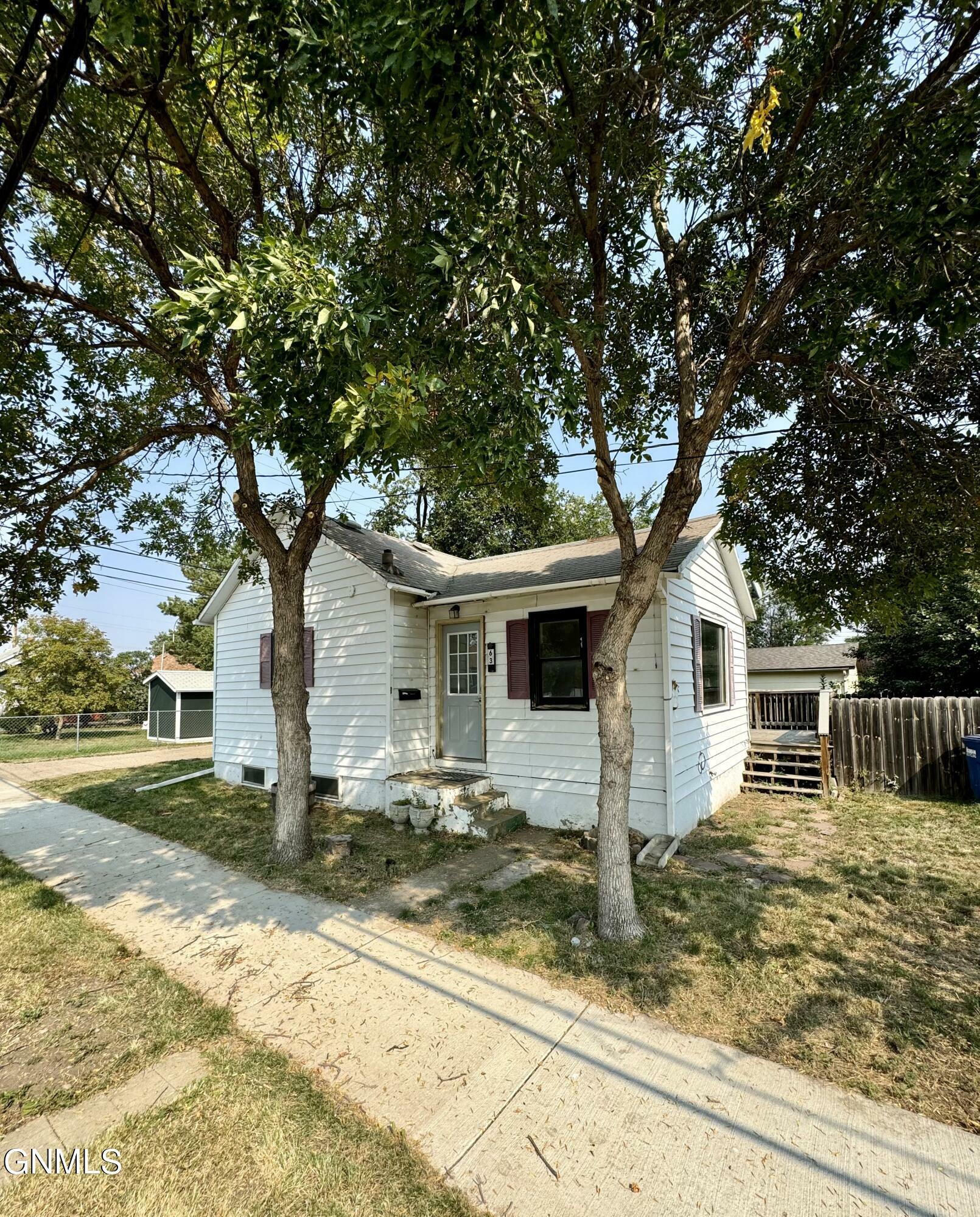 Property Photo:  63 3rd Avenue SW  ND 58601 