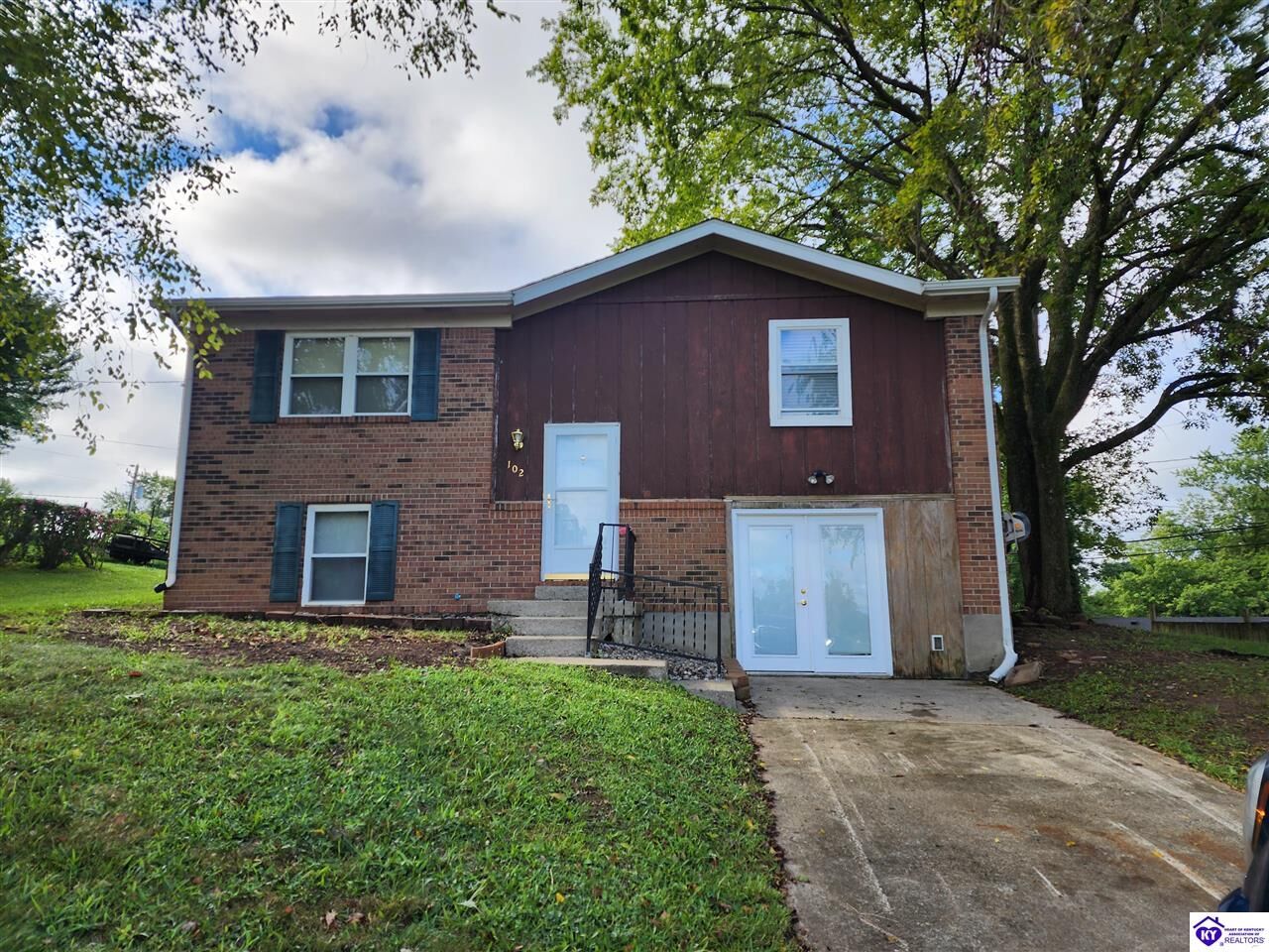 Property Photo:  102 Dixon Avenue  KY 42701 