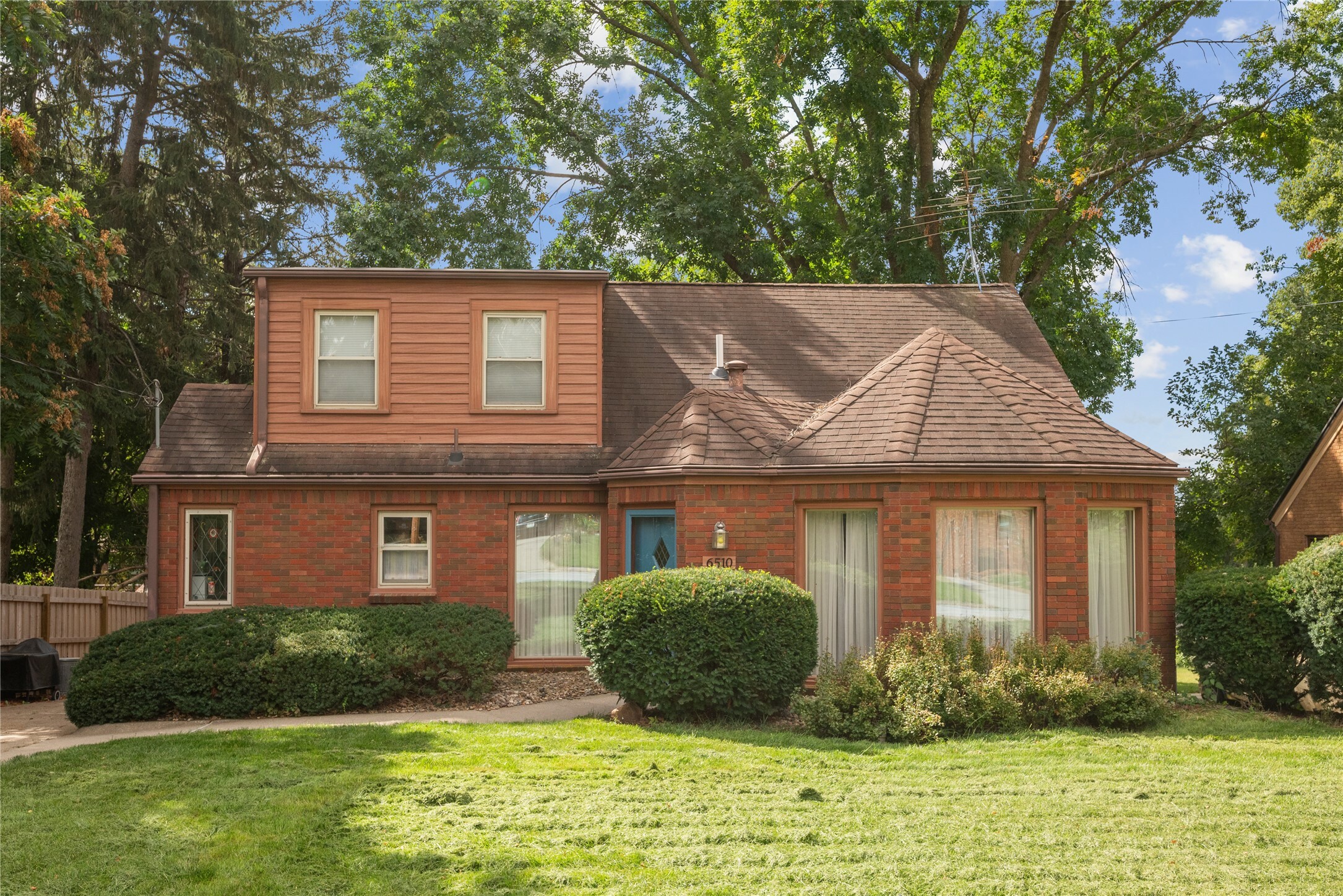 Property Photo:  6510 Elmcrest Drive  IA 50324 