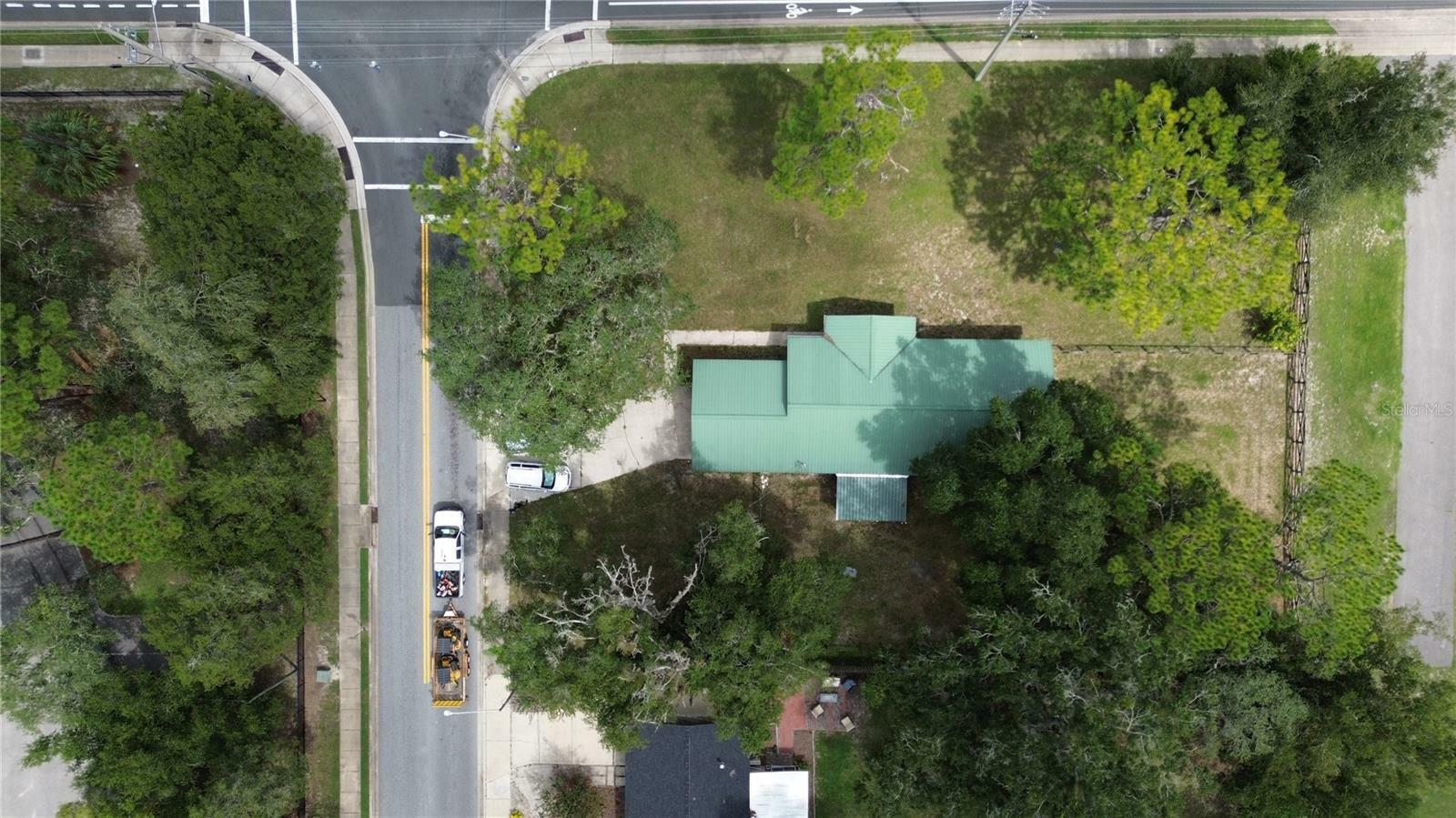 Property Photo: 1841 NW 39th Avenue FL 32605