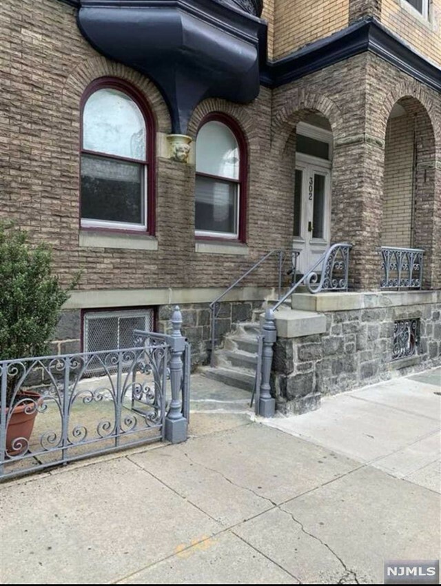 Property Photo:  302 24th Street 3R  NJ 07087 