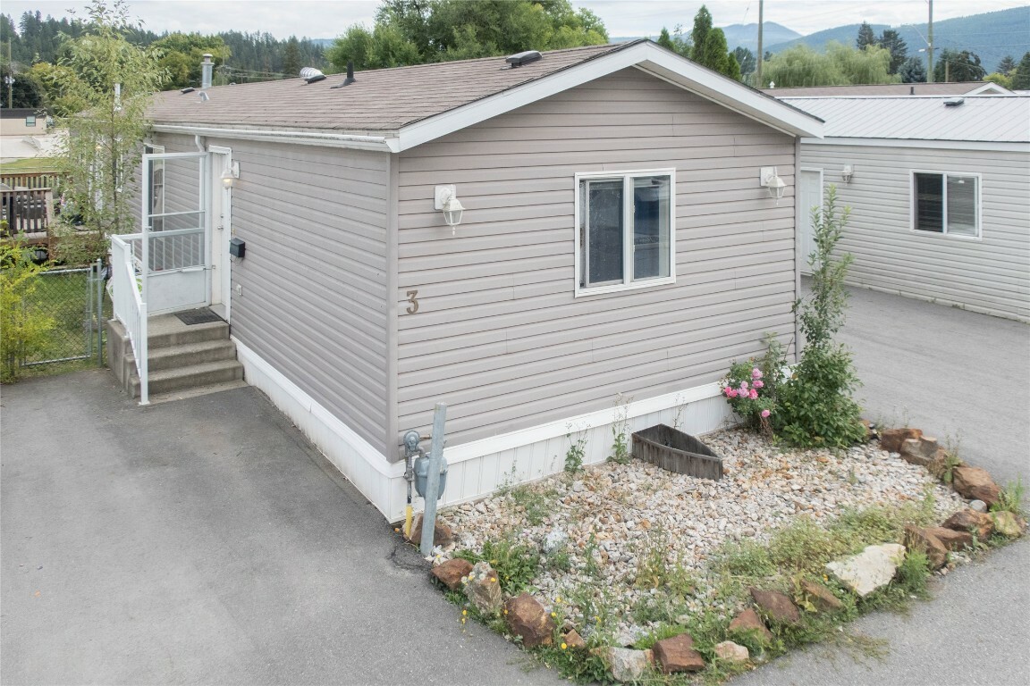 Photo de la propriété:  2313 Shuswap Avenue 3  BC V0E 2G0 