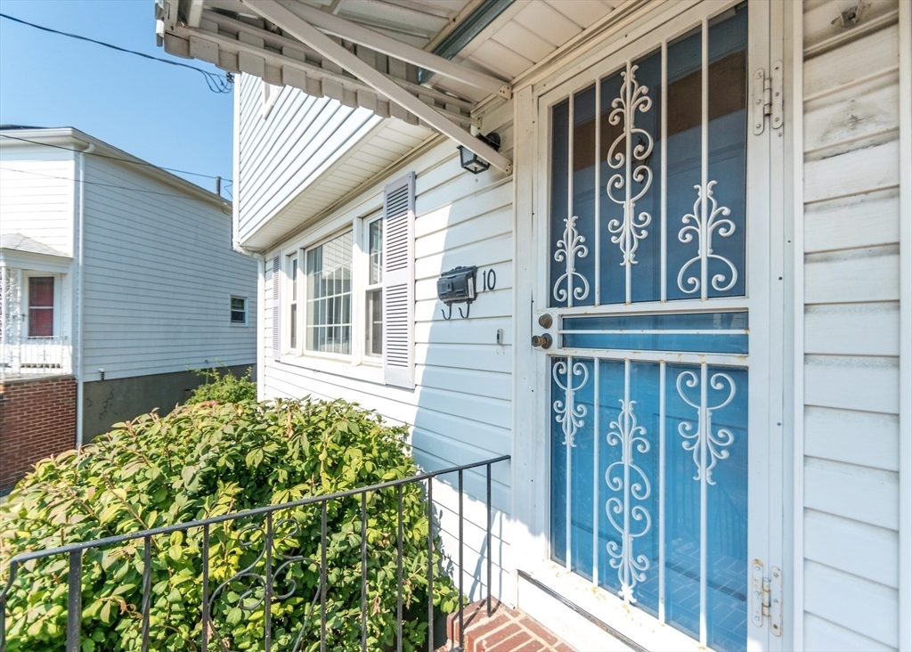Property Photo: 10 Norcross Circle 10 MA 02474