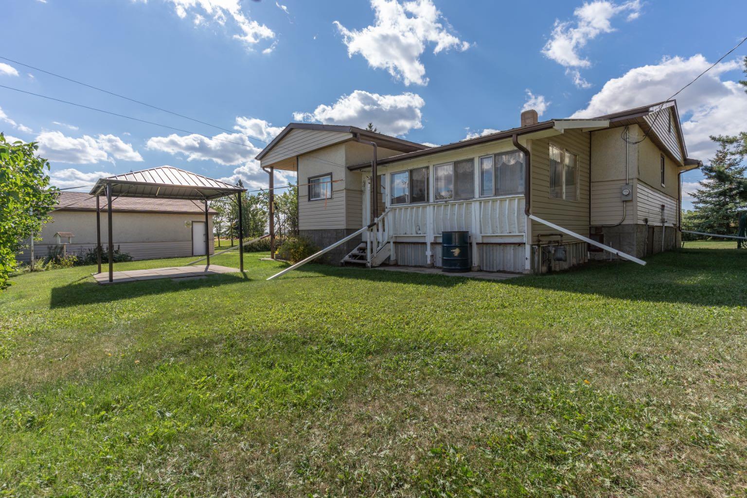 Property Photo:  47159 833 Highway  AB T4V 2N1 