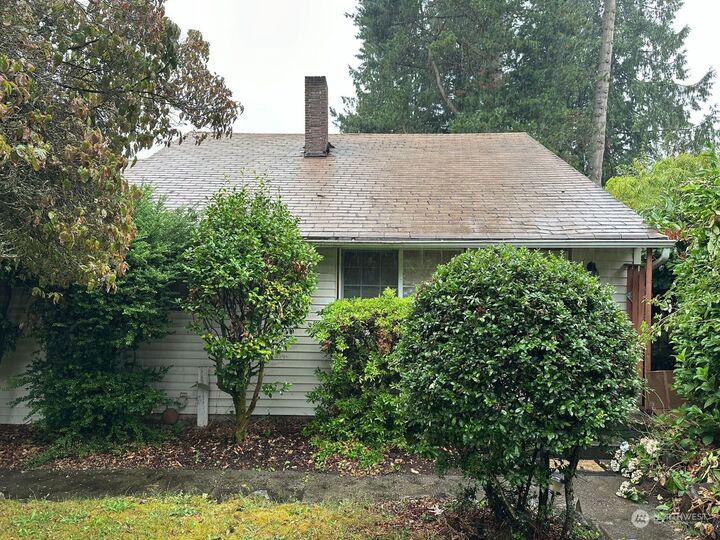 Property Photo: 16919 12th Pl NE WA 98155