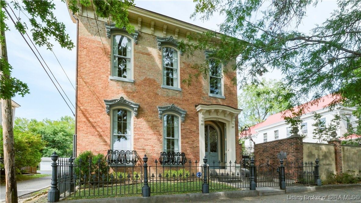 Property Photo: 613 E Spring Street IN 47150