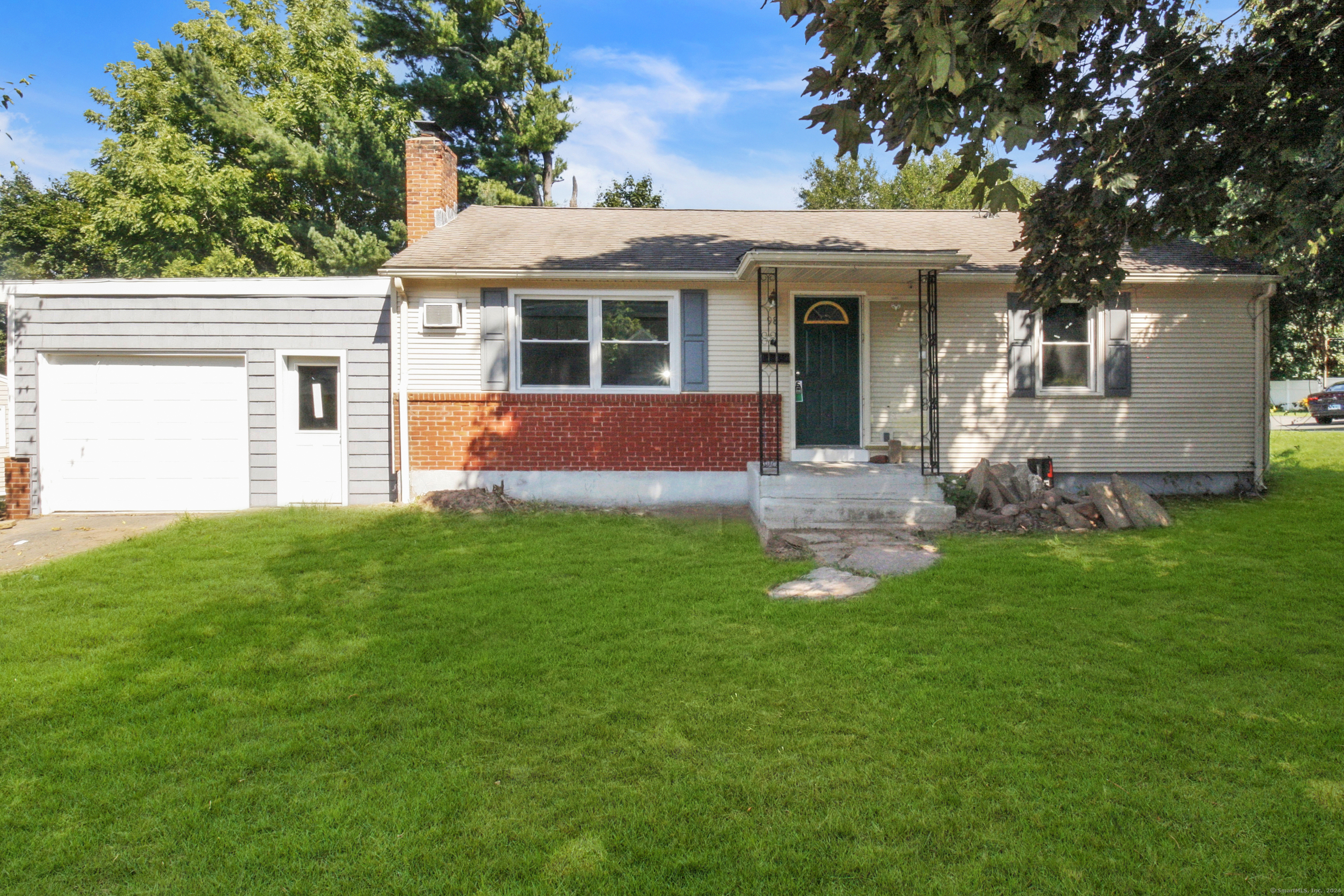 Property Photo:  98 Davis Avenue Extension  CT 06066 