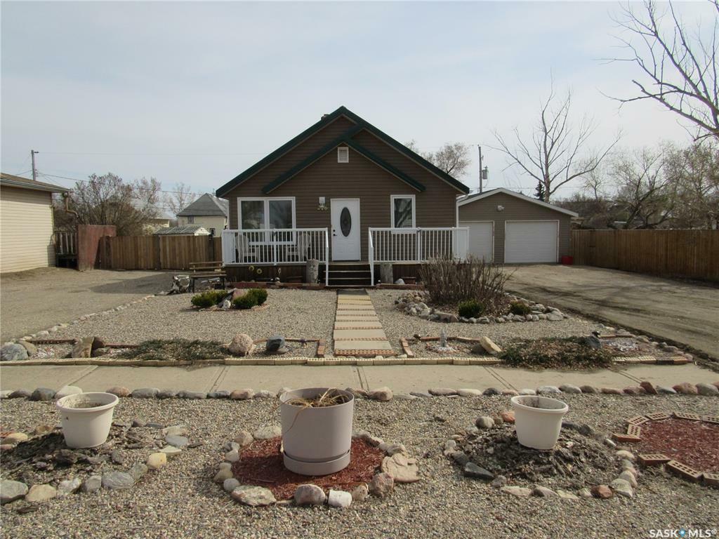 Property Photo:  206 7th Avenue W  SK S0L 2V0 