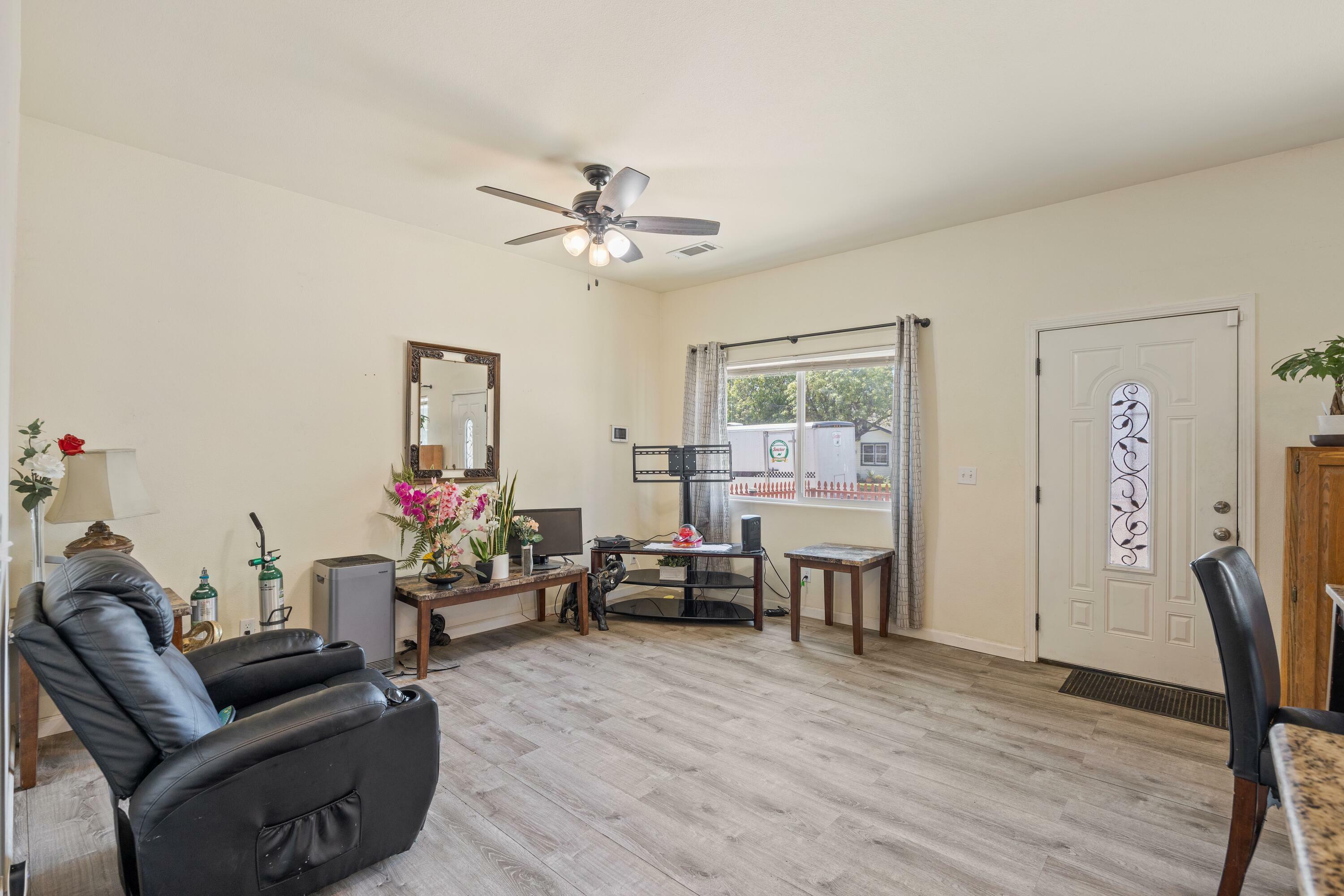 Property Photo:  1052 S Klein Avenue  CA 93654 