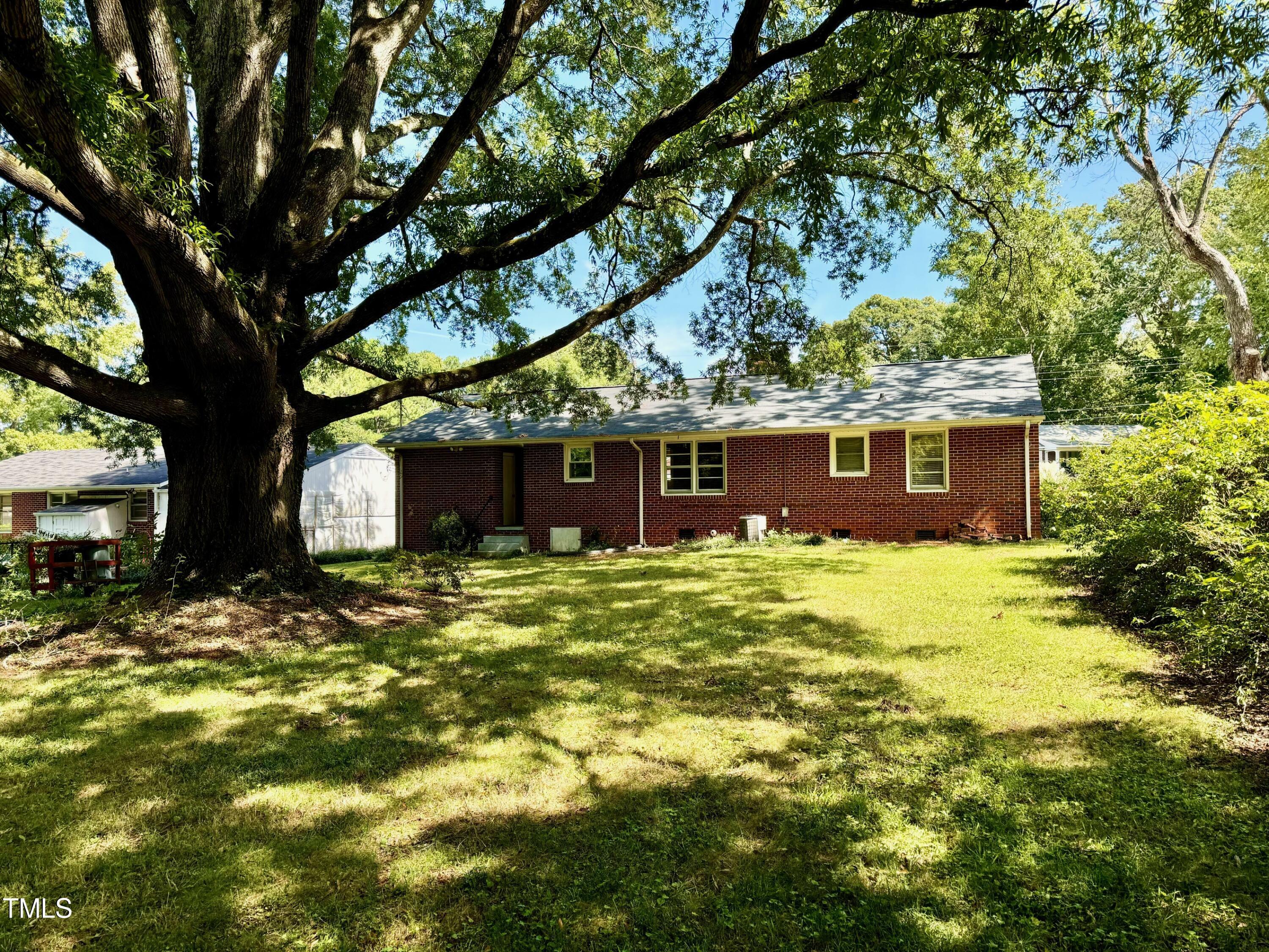 Property Photo:  1205 Oakridge Avenue  NC 27536 