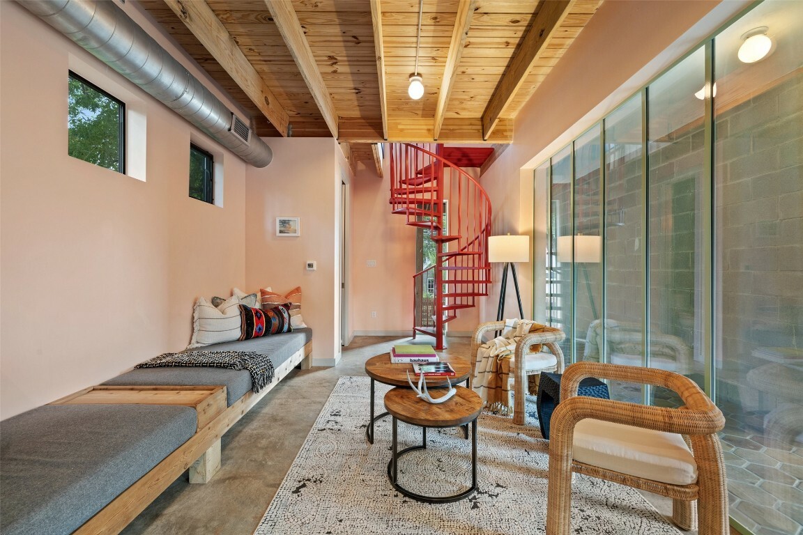 Property Photo:  1905 Garden Street B  TX 78702 