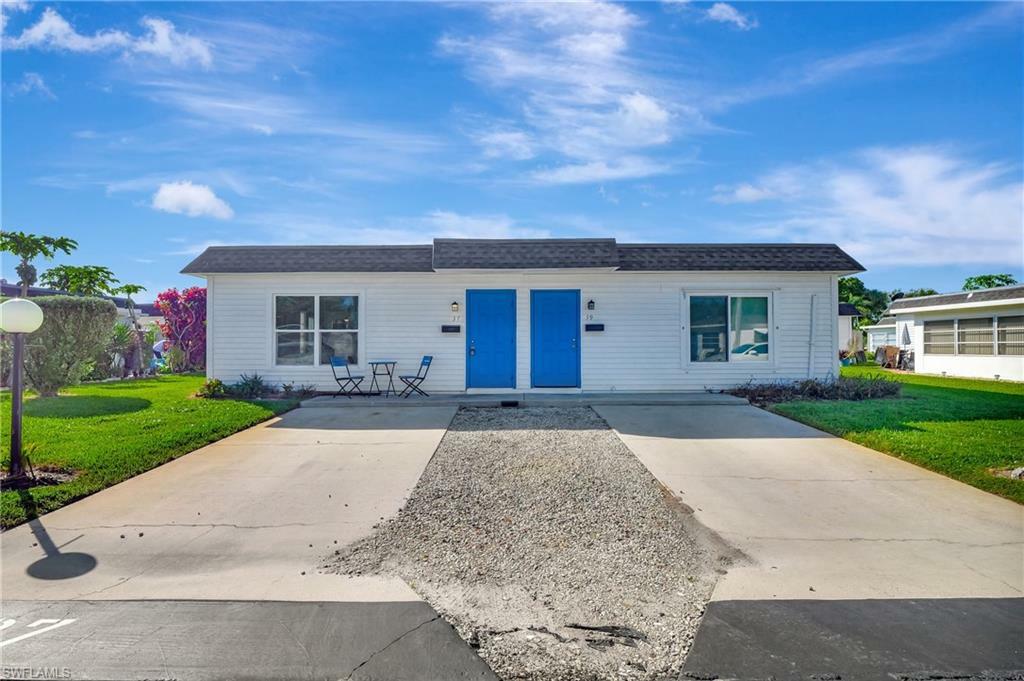 Property Photo: 37 Hamlin Ct FL 33936