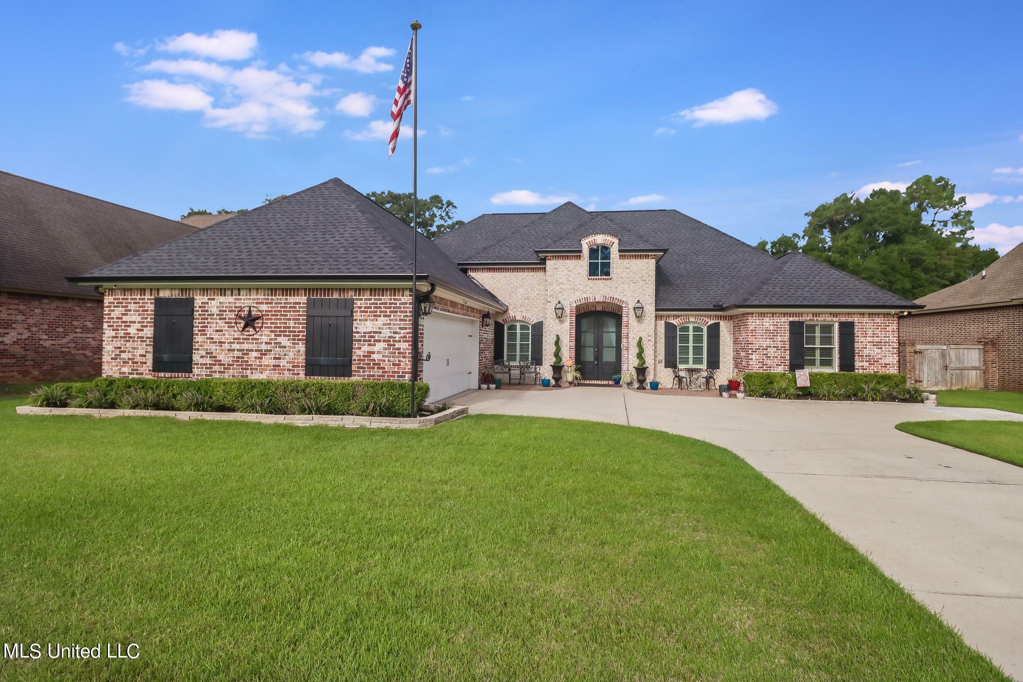 Property Photo:  311 Goose Pointe Boulevard  MS 39531 