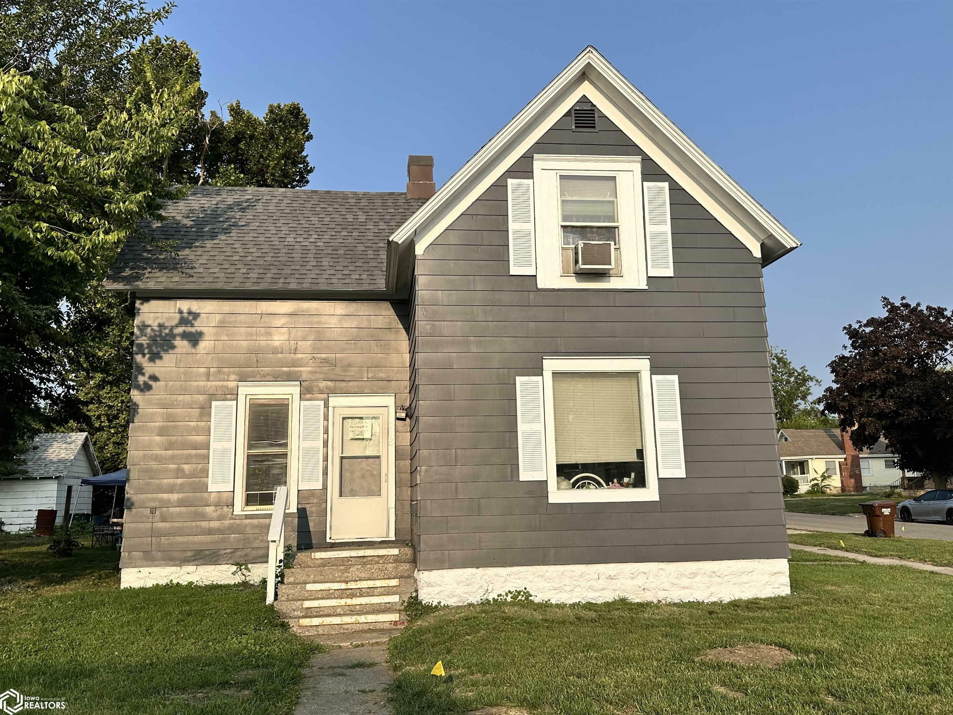 Property Photo:  218 N 3rd Avenue  IA 50158 