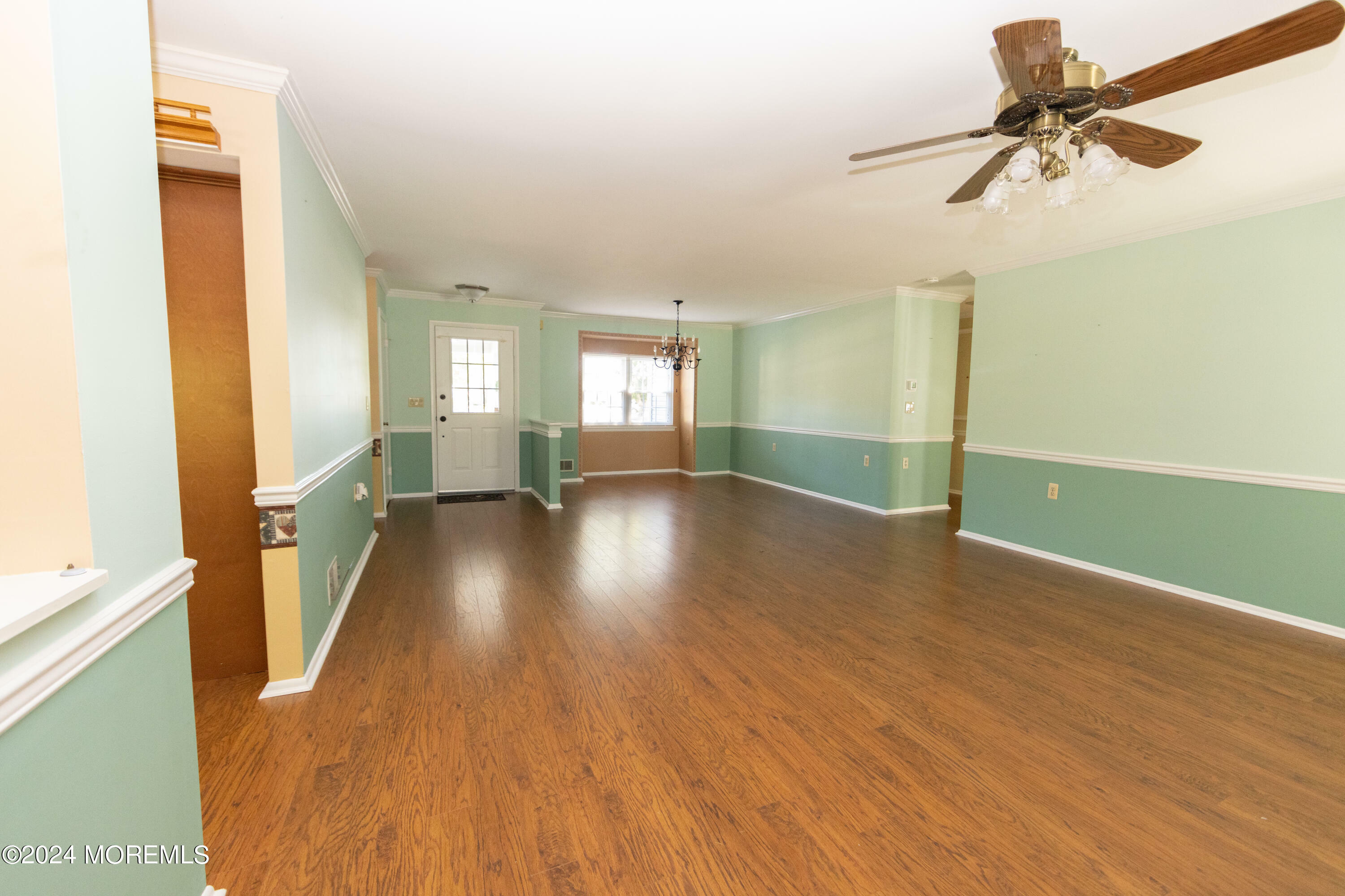 Property Photo:  5 Hastings Court  NJ 08731 