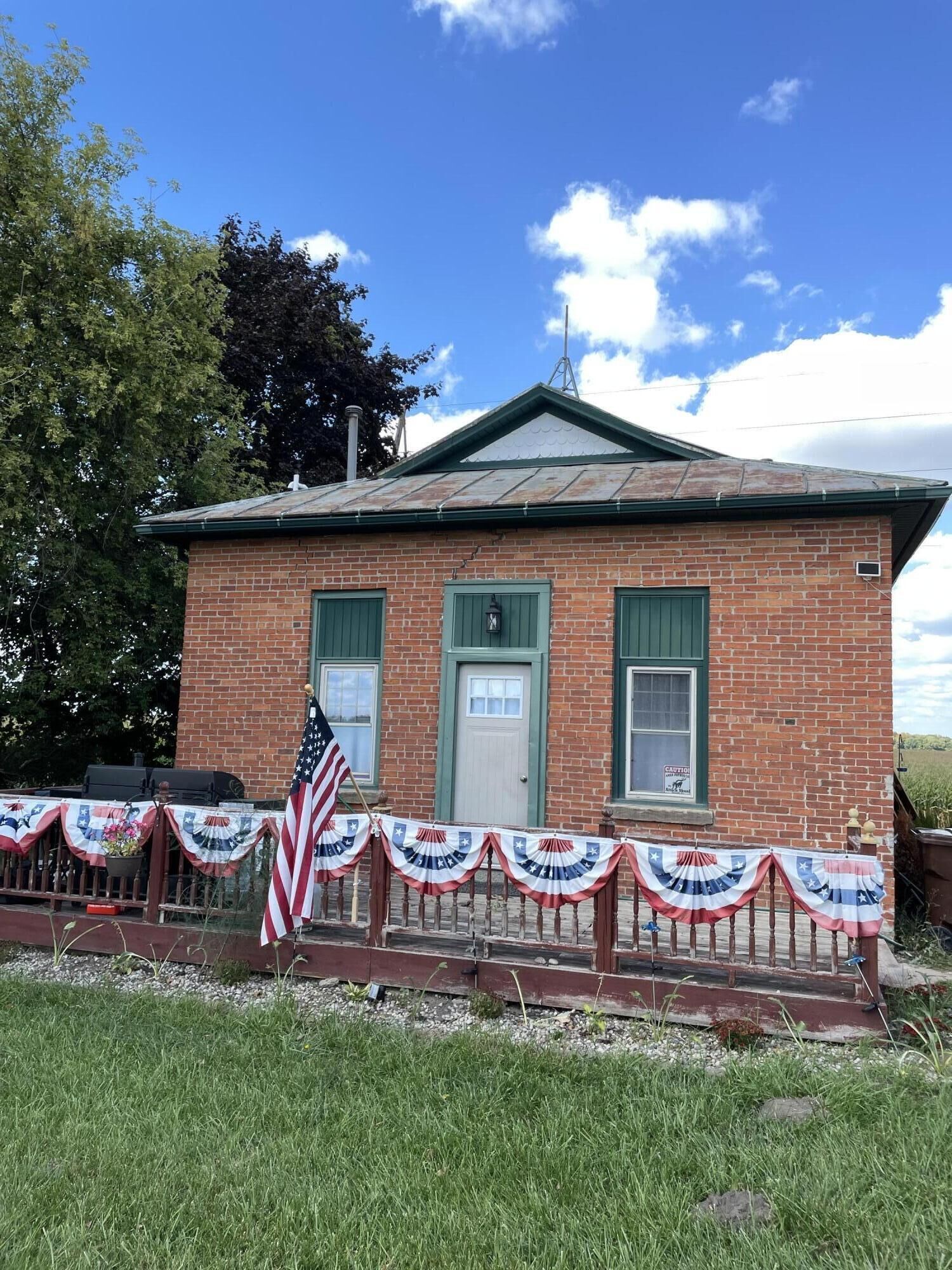 Property Photo:  9507 E Carson City Road  MI 48811 
