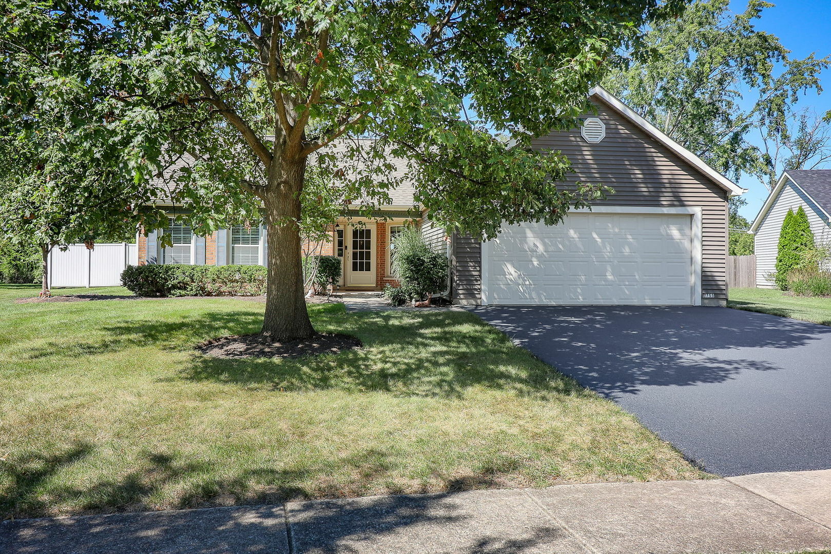 Property Photo:  1755 Clydesdale Drive  IL 60189 