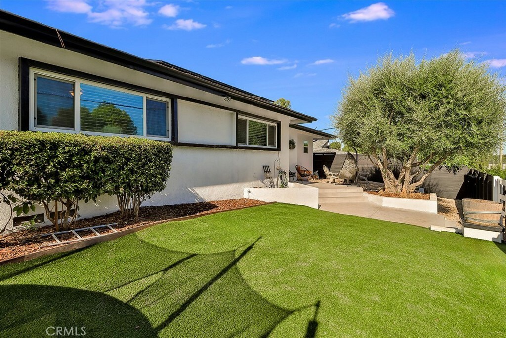 Property Photo:  23861 Califa Street  CA 91367 