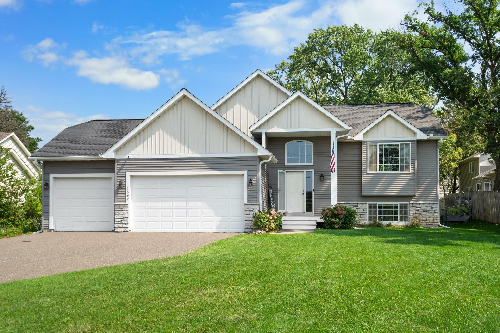 Property Photo:  1562 McKnight Road N  MN 55119 