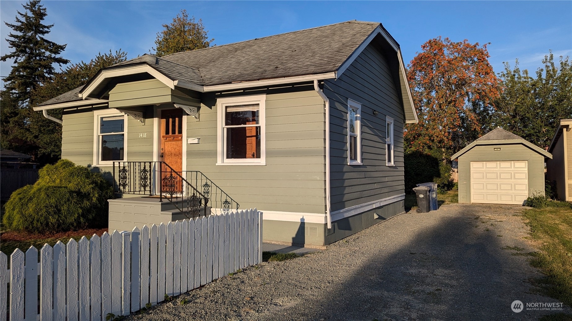 Property Photo:  1418 Douglas Street  WA 98273 