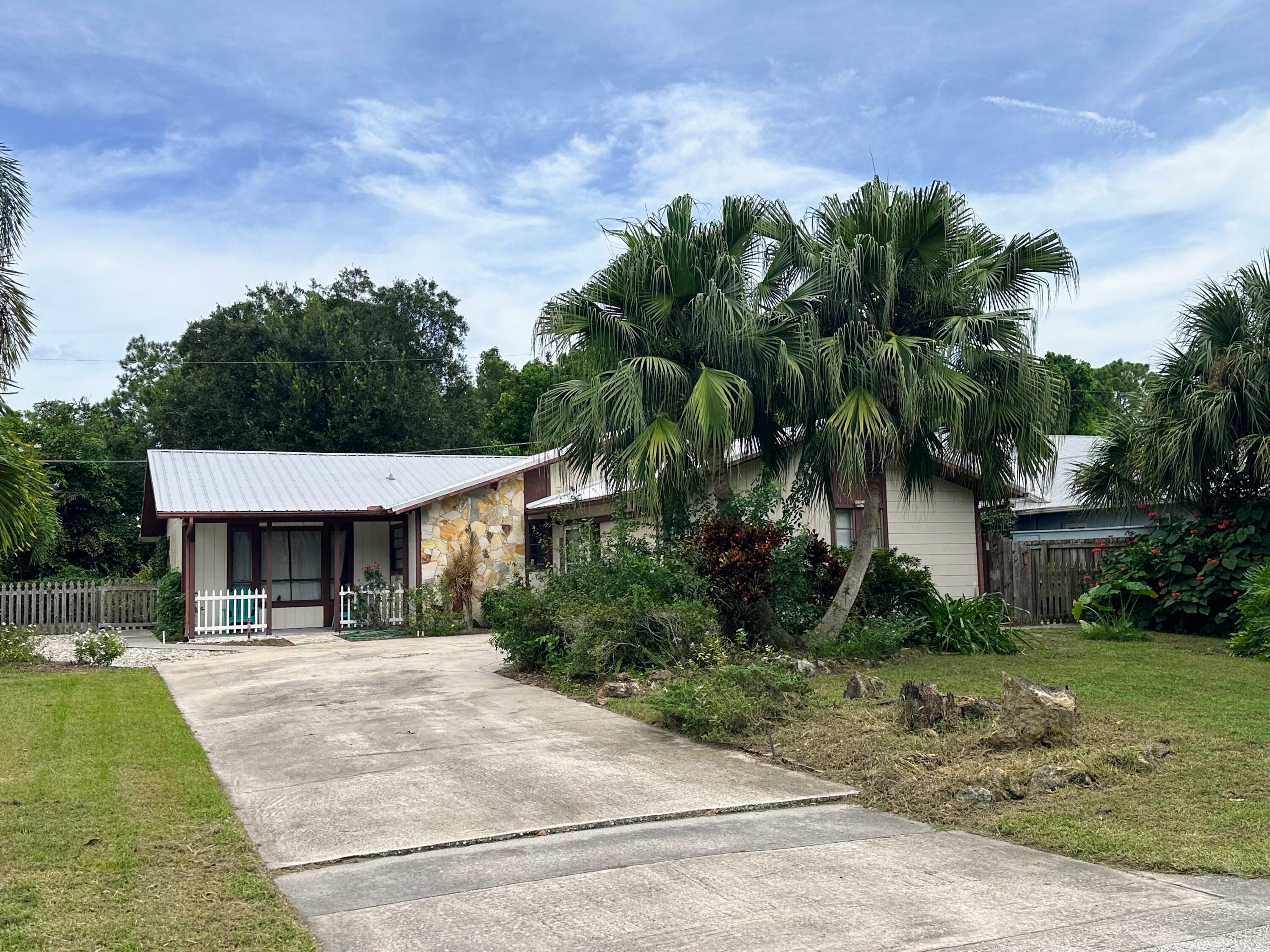 Property Photo:  2316 44th Av Avenue  FL 32966 