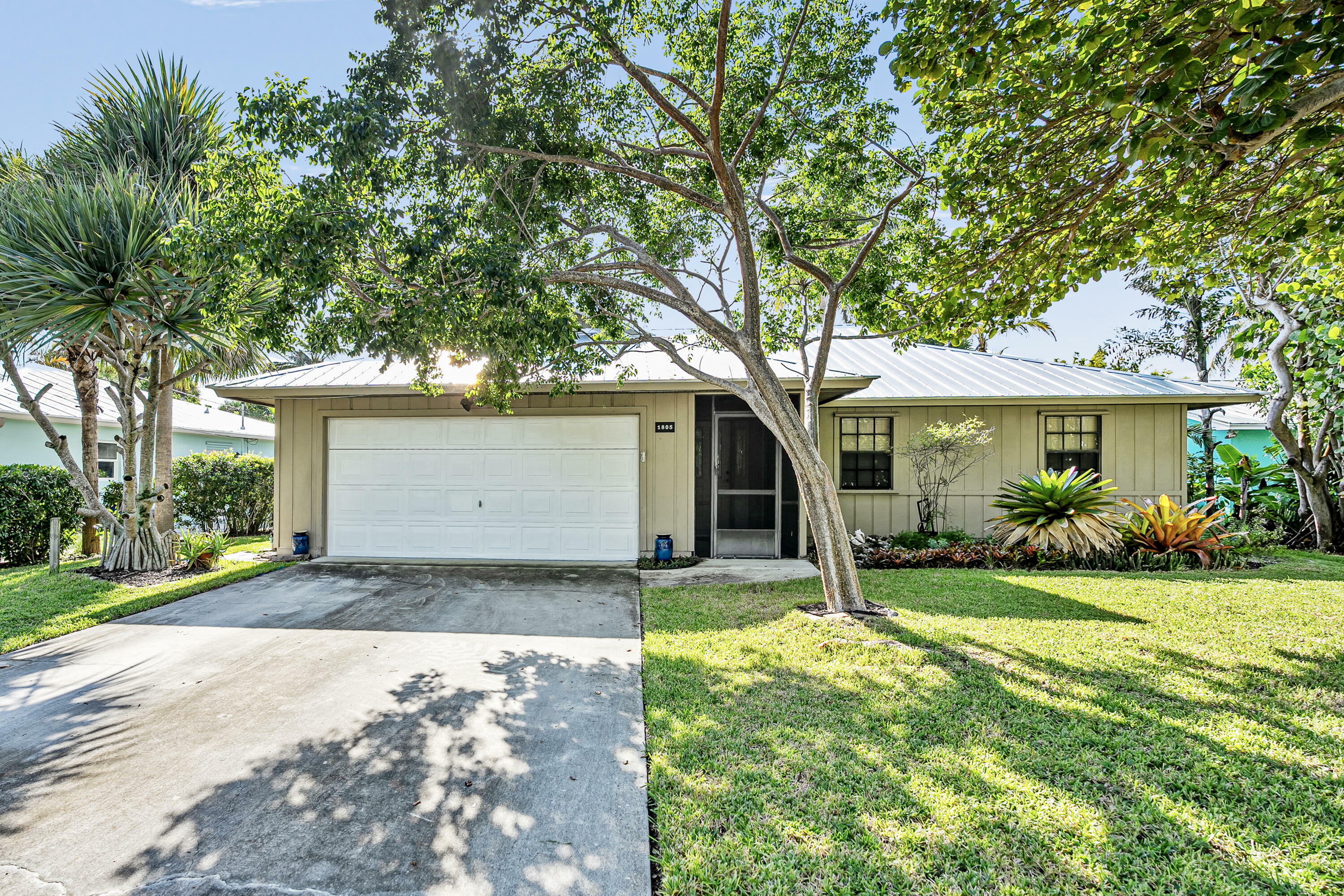 Property Photo:  1805 Eucalyptus Avenue  FL 34949 