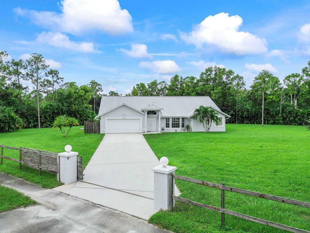 Property Photo:  17524 78th Road N  FL 33470 