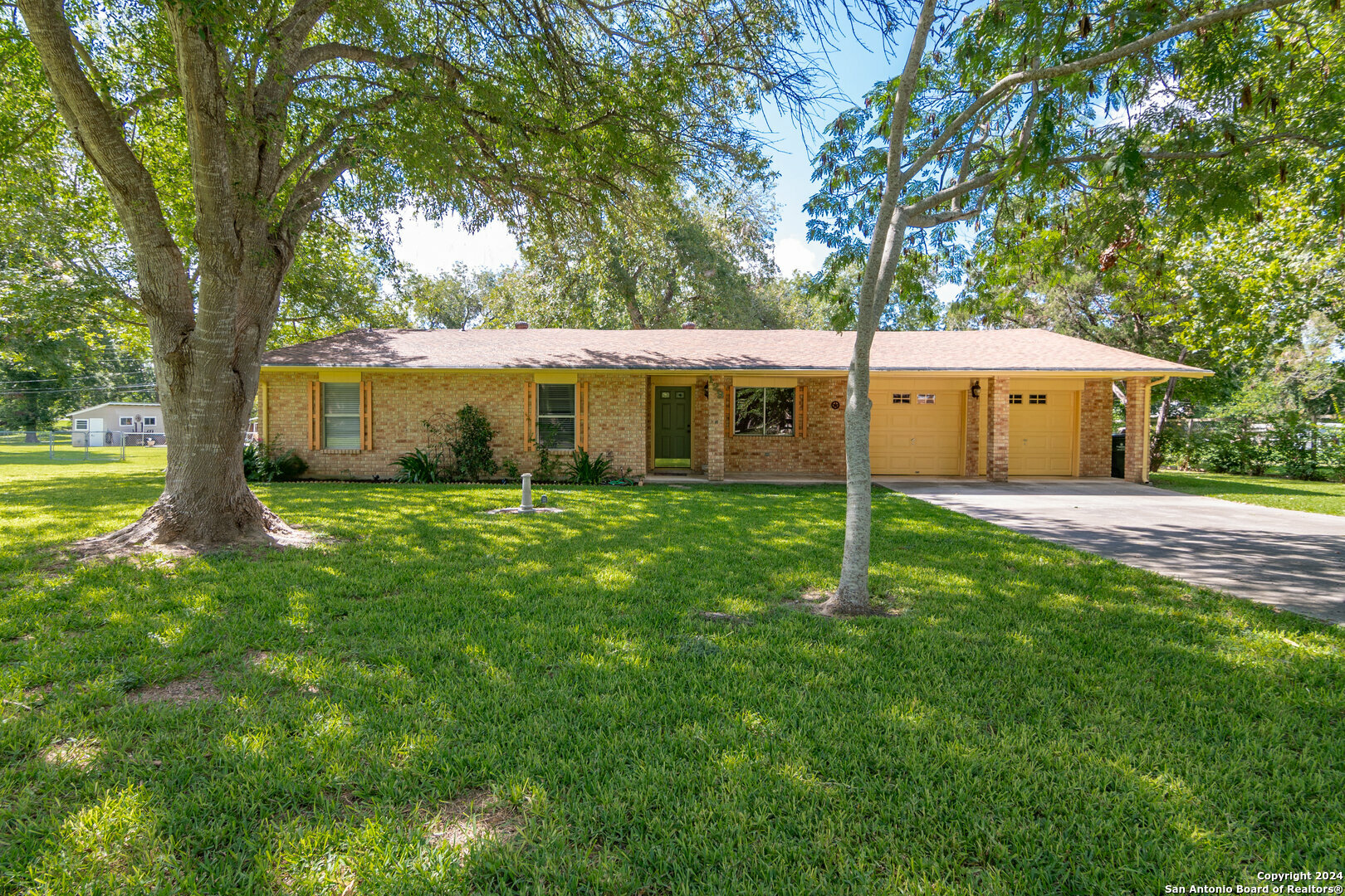 Property Photo:  129 Nueces Ln  TX 78155 