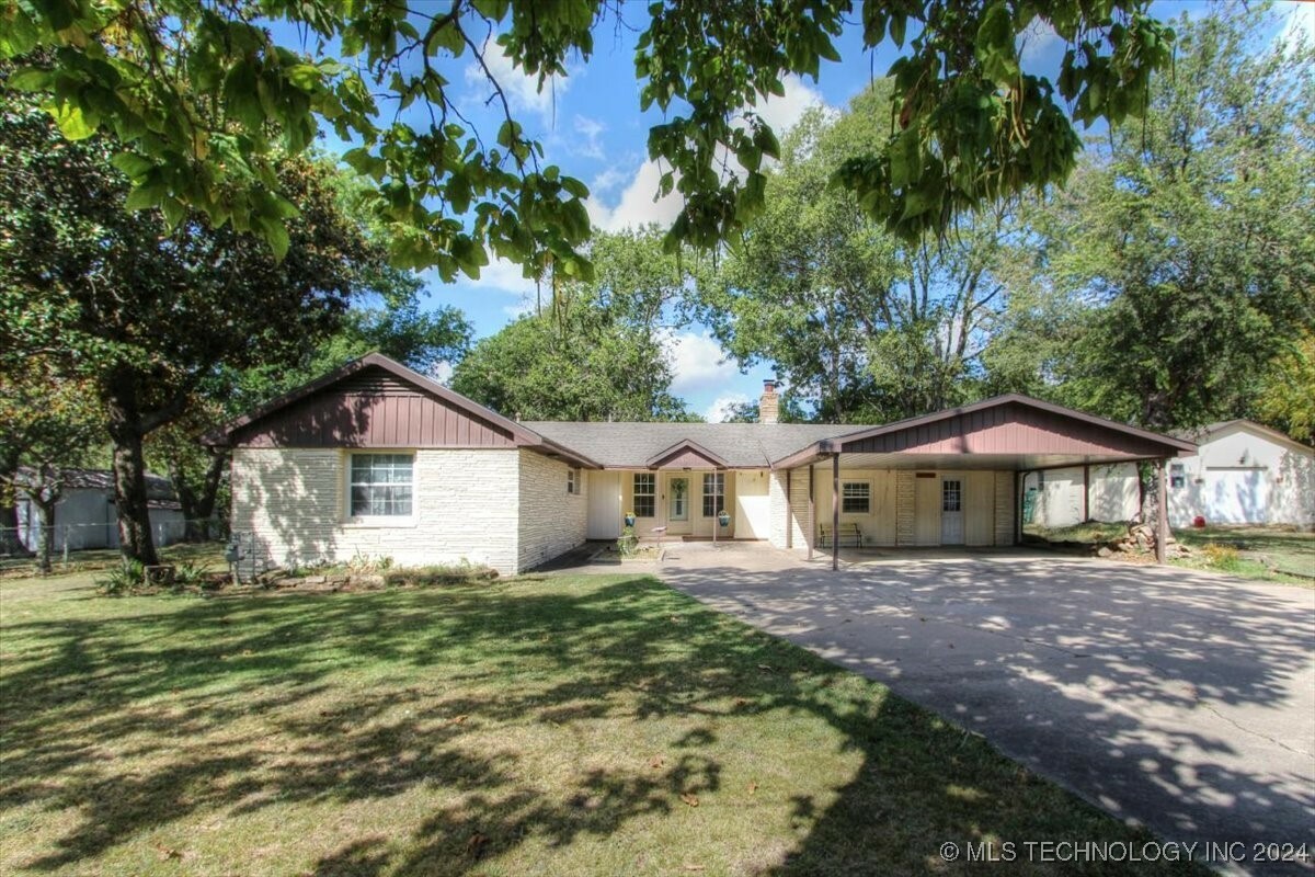 Property Photo:  245 NE Morningside  OK 74006 