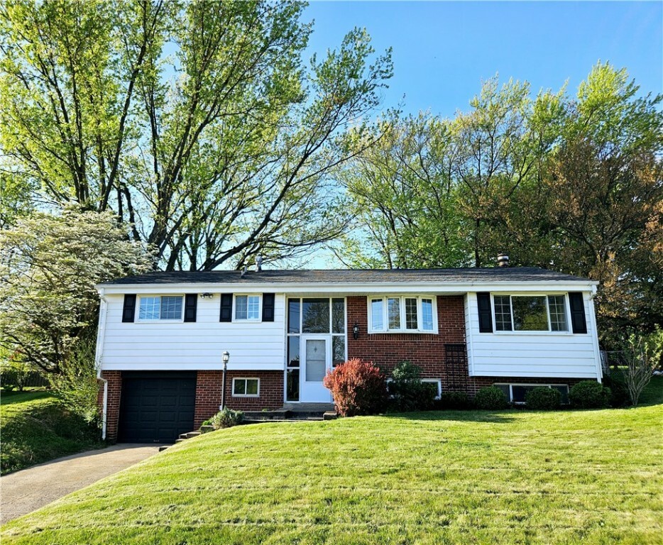 Property Photo:  4046 Crestwood Drive  PA 15044 