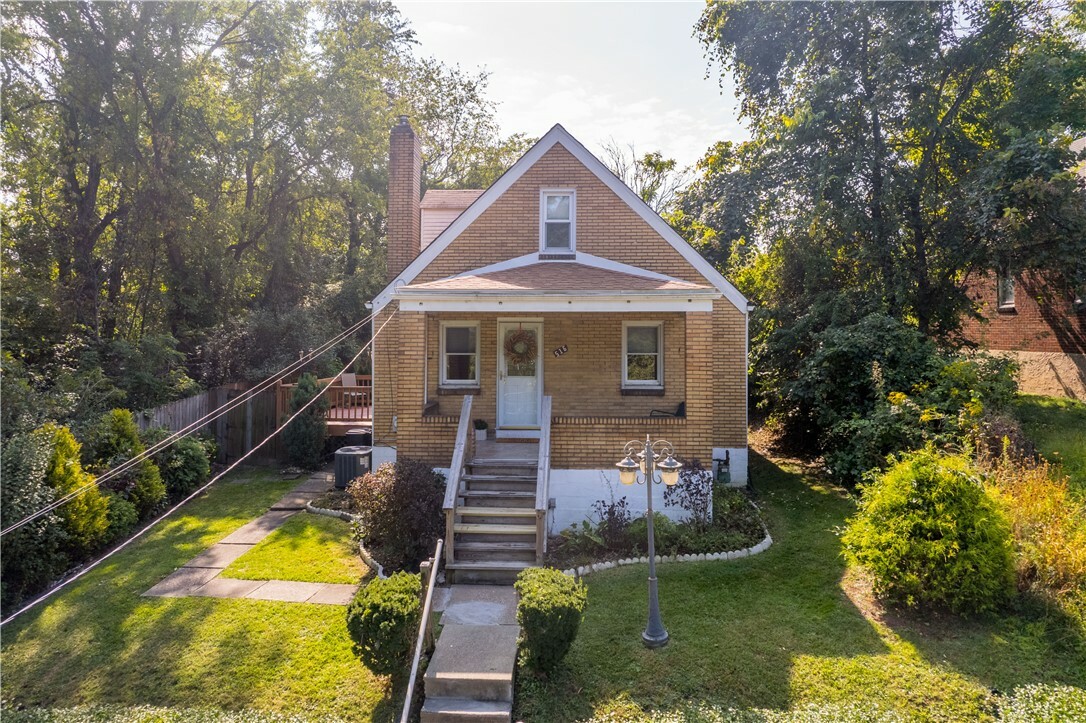 Property Photo: 516 Oak St PA 15122