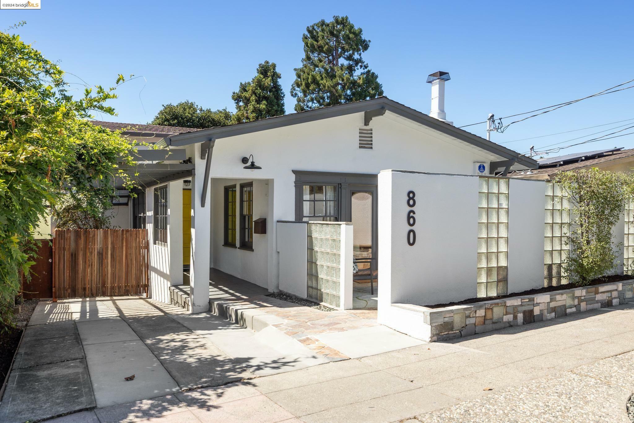 Property Photo:  860 The Alameda  CA 94707 