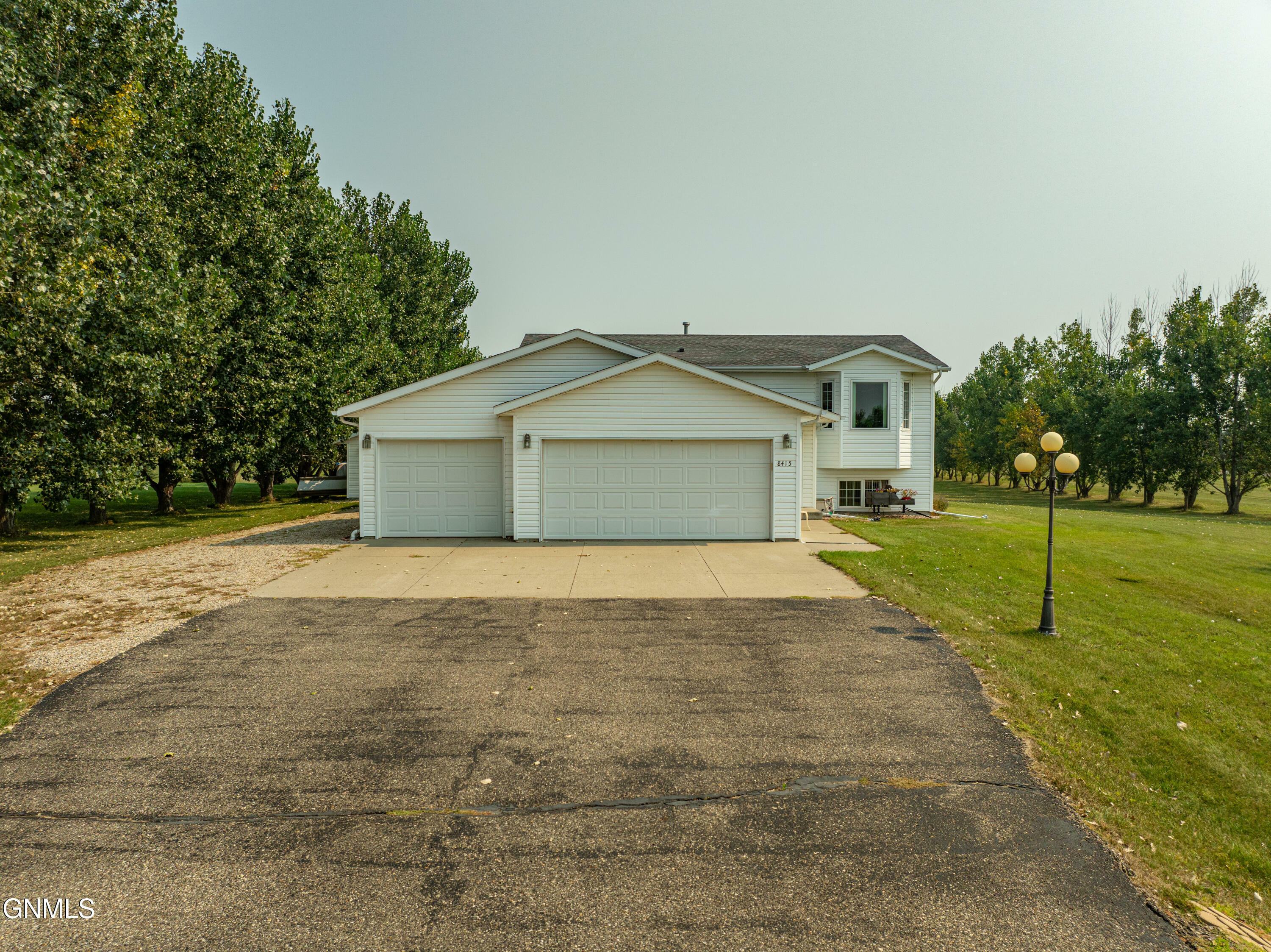 Property Photo:  8415 Ridgeland Drive  ND 58503 