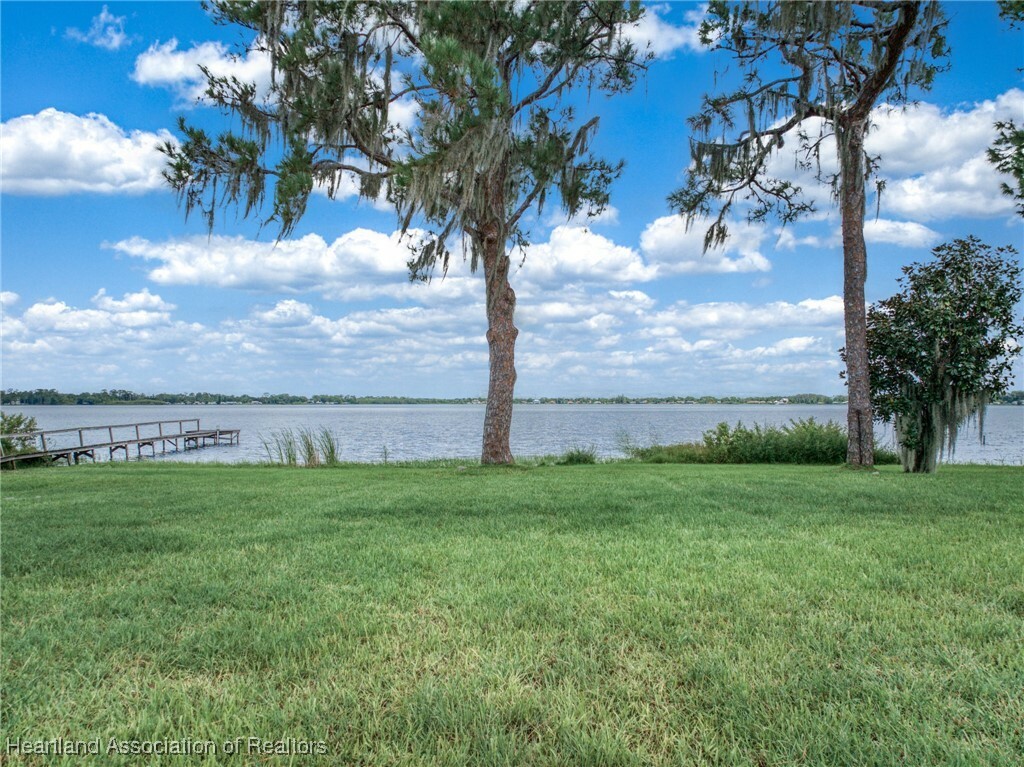 Property Photo:  1074 Lake Sebring Drive  FL 33870 