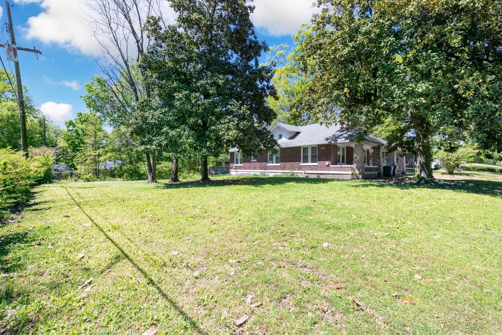 Property Photo:  2093 Lamar Ave  TN 38114 